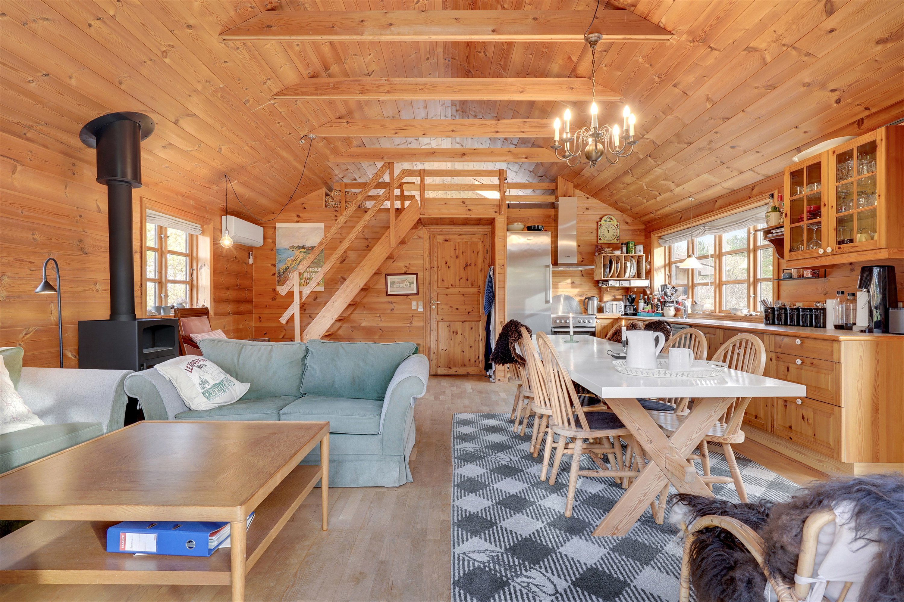 Fremhævet stue billede i fuldskærmstilstand. Billede af Gravensbjergvej 2, Lønne, 6830 Nørre Nebel