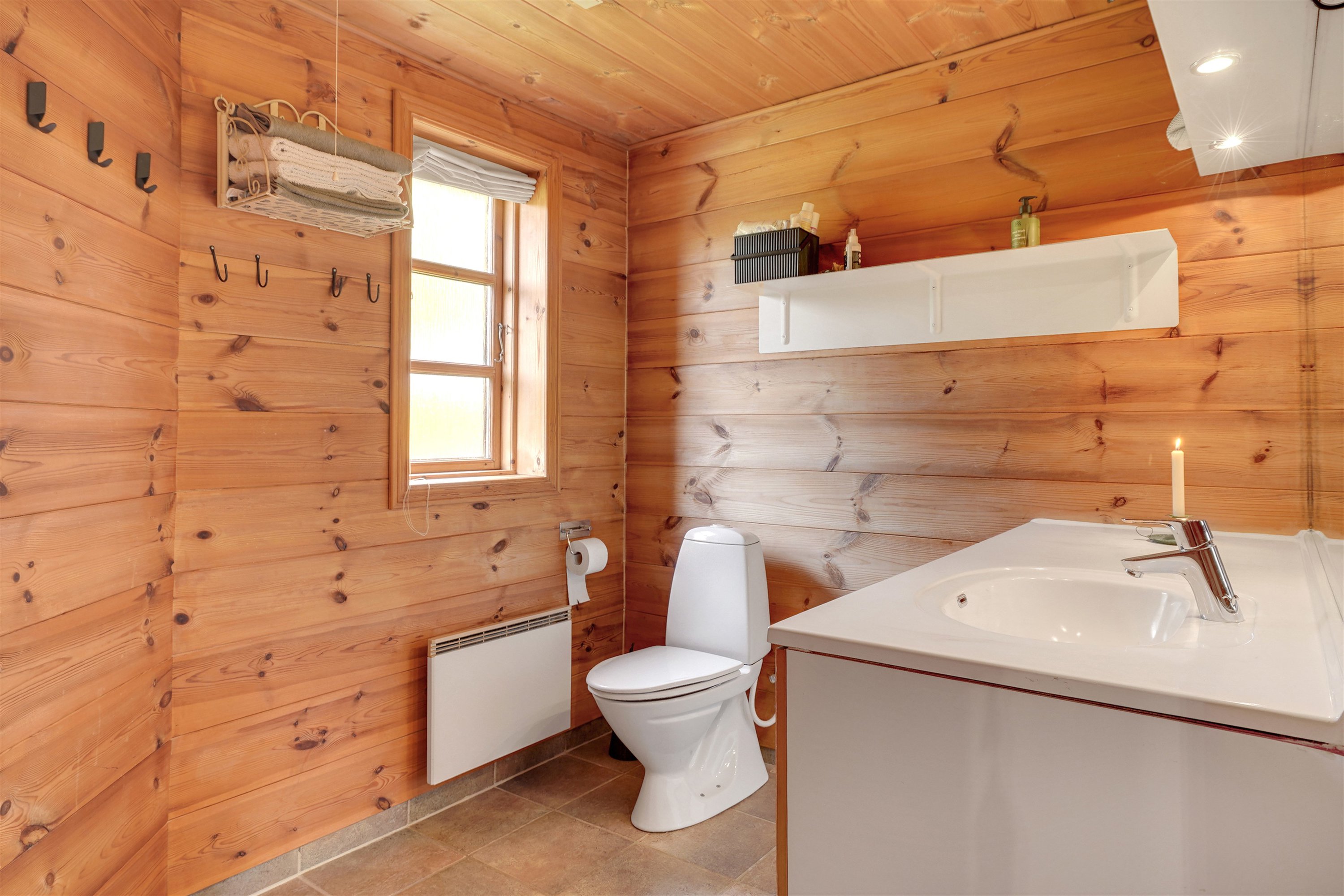 Fremhævet badeværelse billede i fuldskærmstilstand. Billede af Gravensbjergvej 2, Lønne, 6830 Nørre Nebel