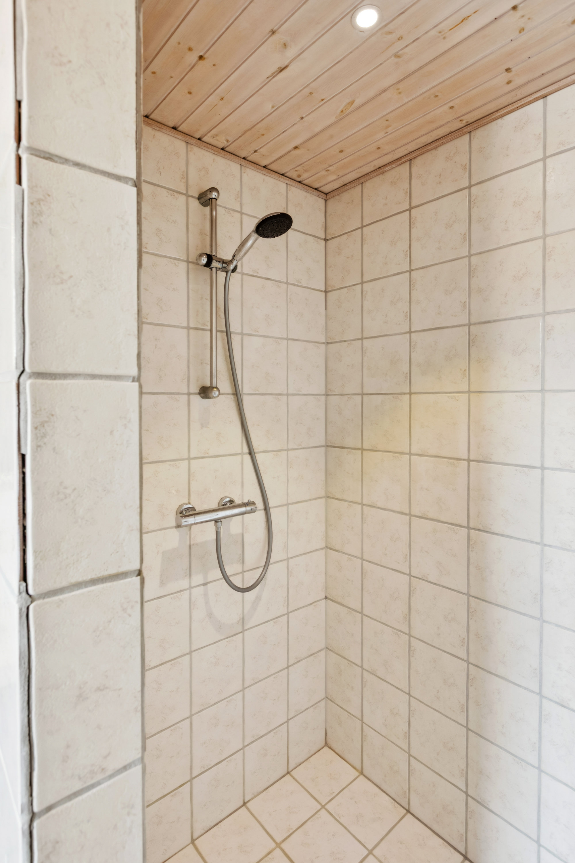 Fremhævet badeværelse billede i fuldskærmstilstand. Billede af Kagsåvej 29, 2860 Søborg