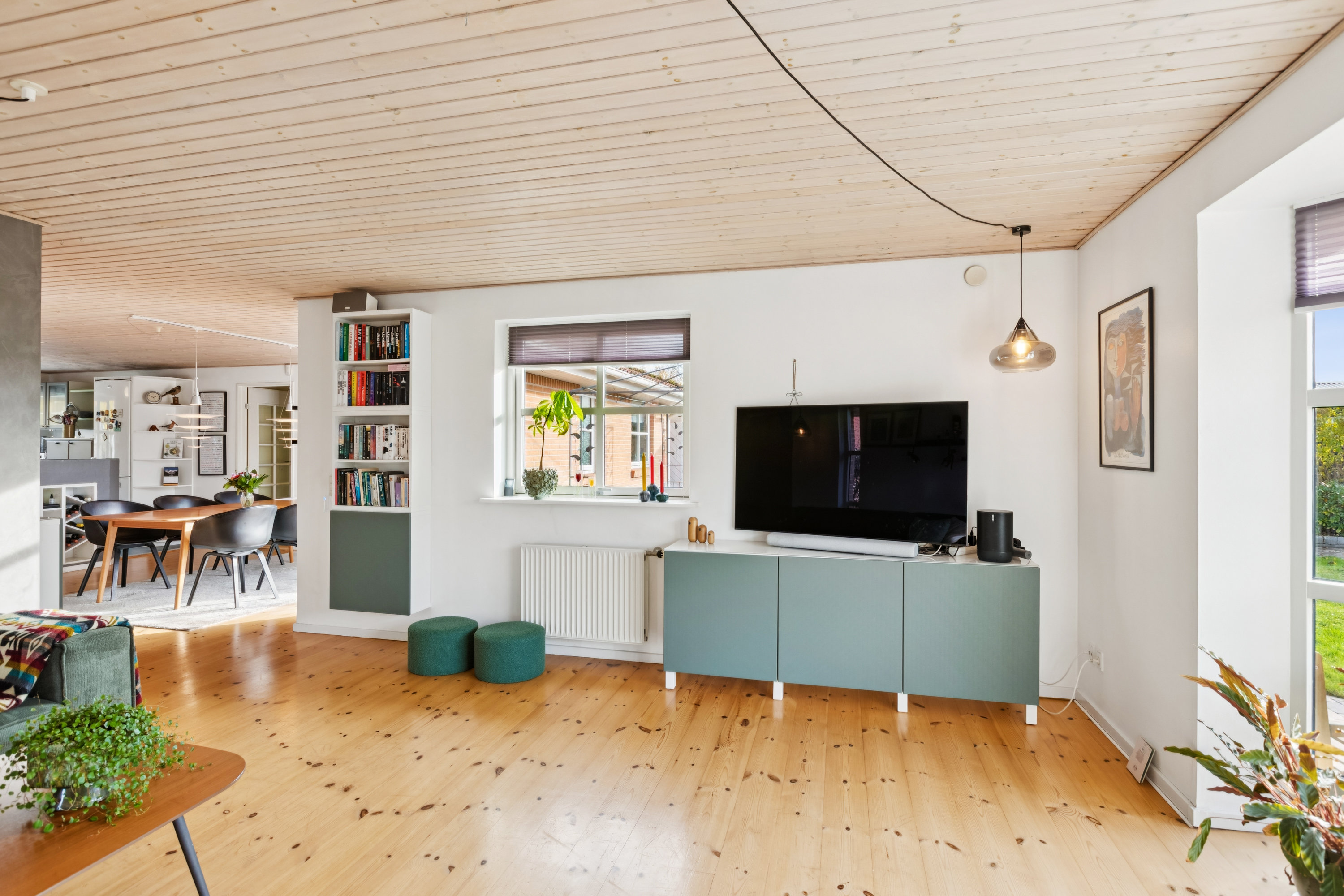 Fremhævet stue billede i fuldskærmstilstand. Billede af Kagsåvej 29, 2860 Søborg