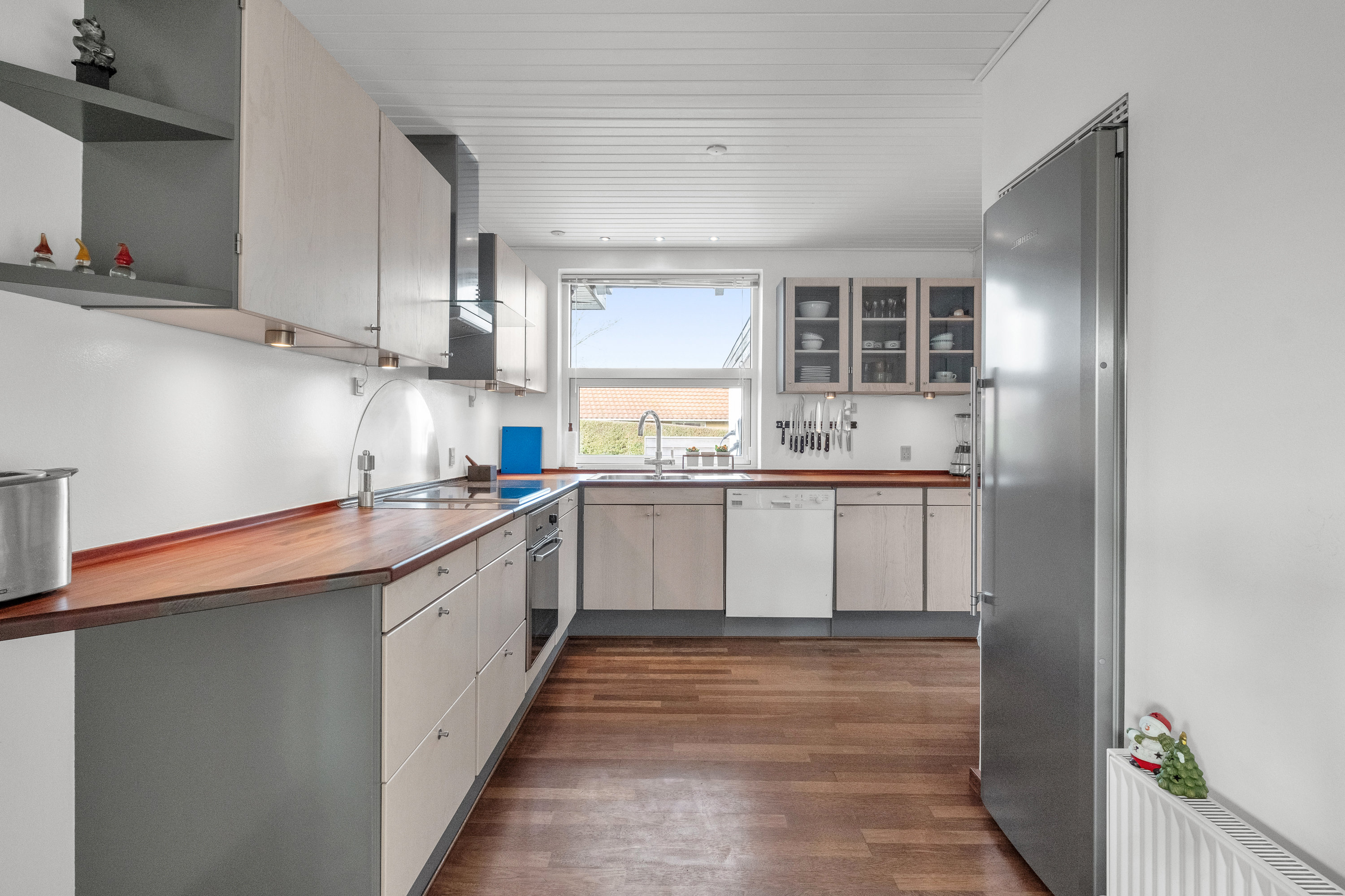 Fremhævet køkken billede i fuldskærmstilstand. Billede af Georgsmindevej 5, 8530 Hjortshøj