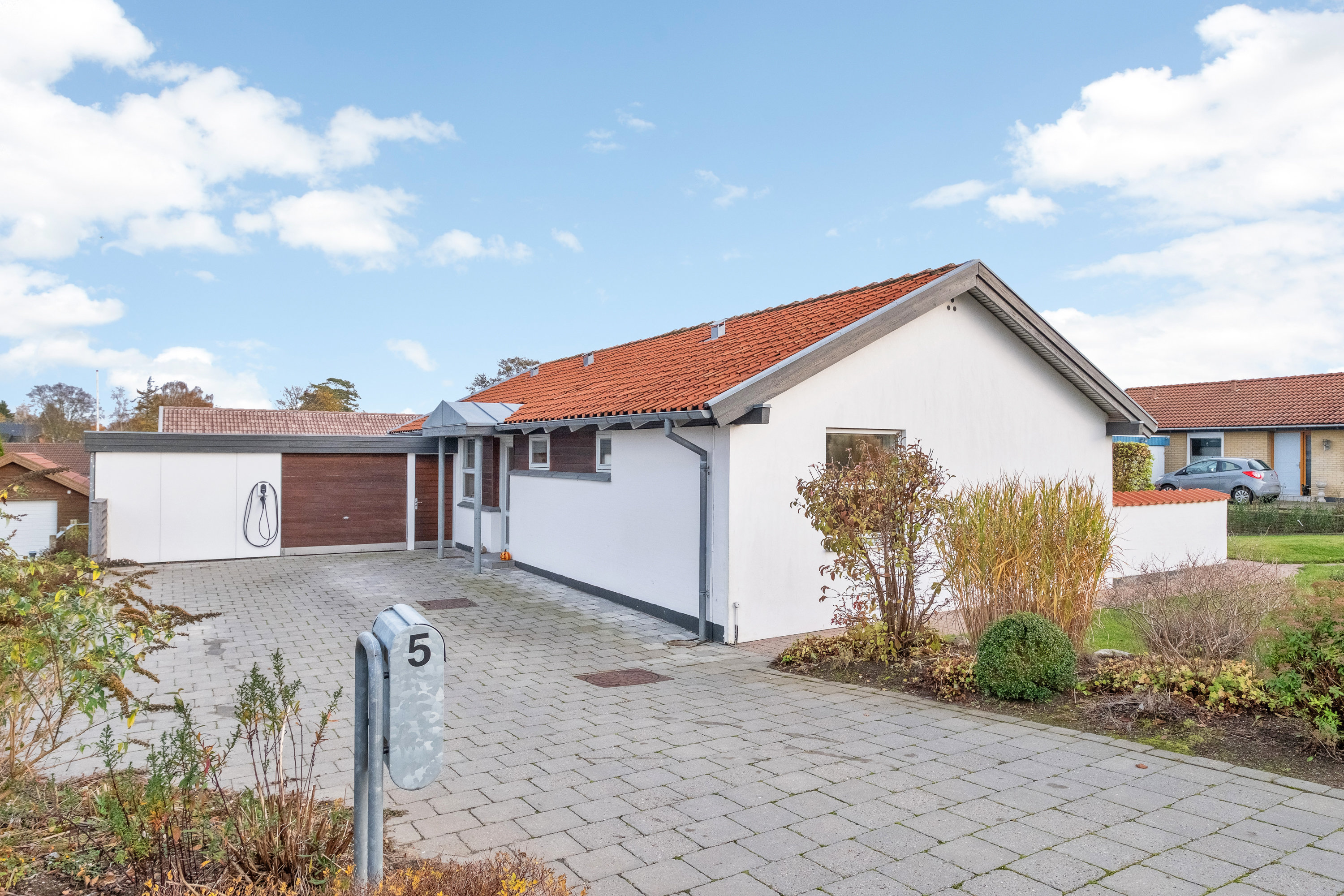 Fremhævet facade billede i fuldskærmstilstand. Billede af Georgsmindevej 5, 8530 Hjortshøj