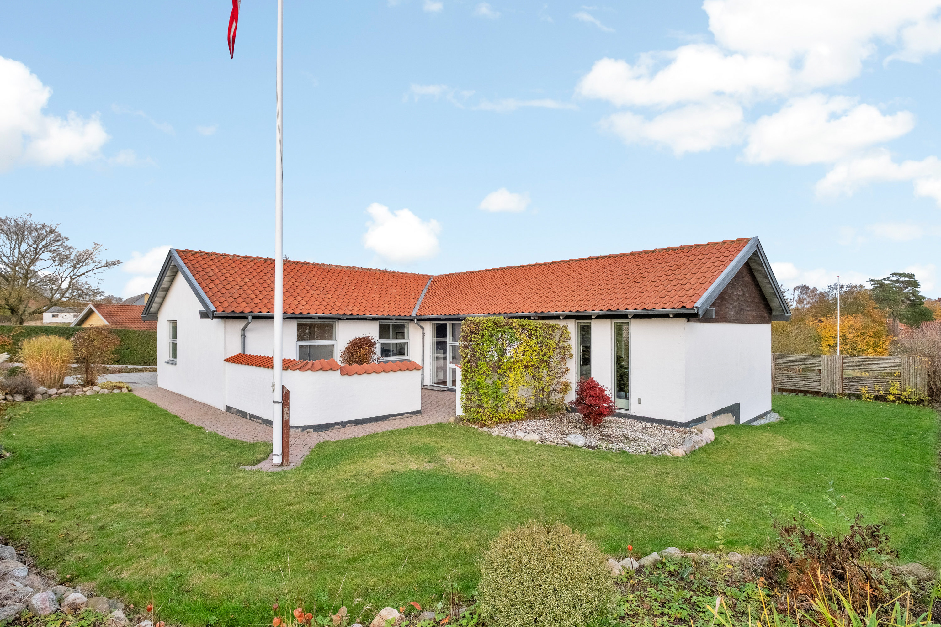 Fremhævet set fra haven billede i fuldskærmstilstand. Billede af Georgsmindevej 5, 8530 Hjortshøj