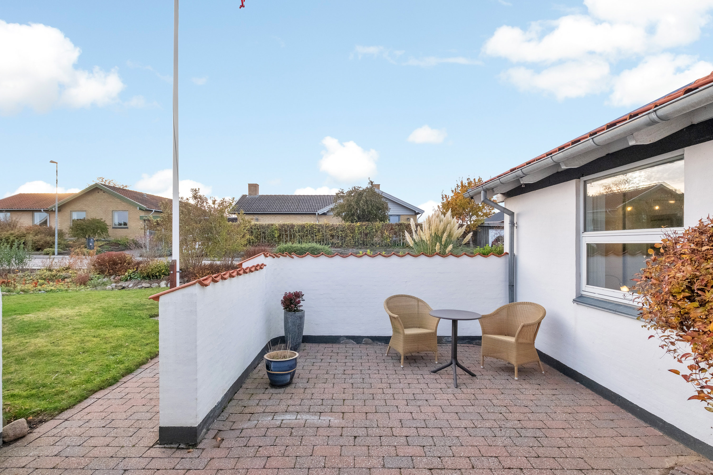 Fremhævet terrasse billede i fuldskærmstilstand. Billede af Georgsmindevej 5, 8530 Hjortshøj