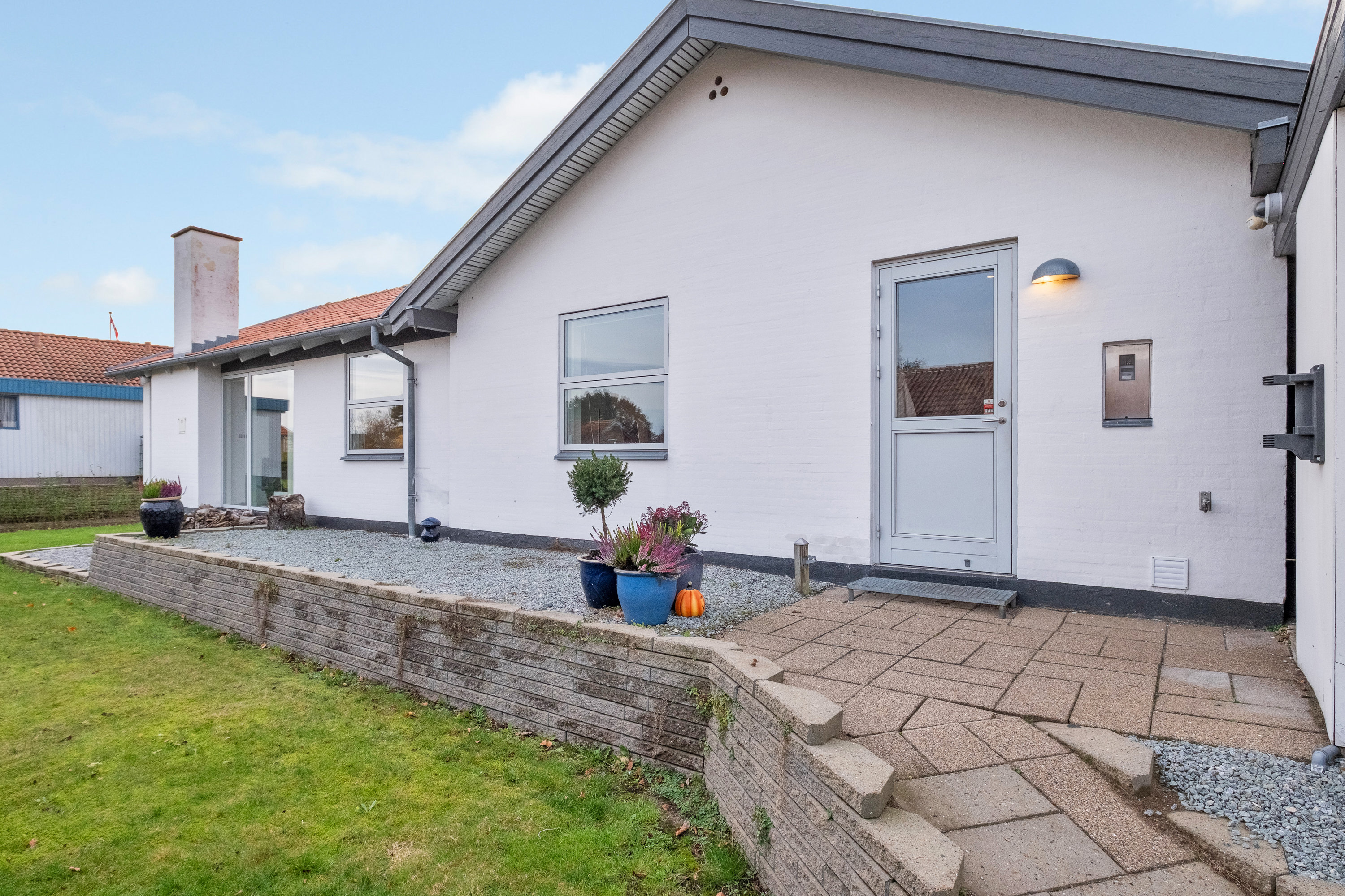 Fremhævet bag facade billede i fuldskærmstilstand. Billede af Georgsmindevej 5, 8530 Hjortshøj