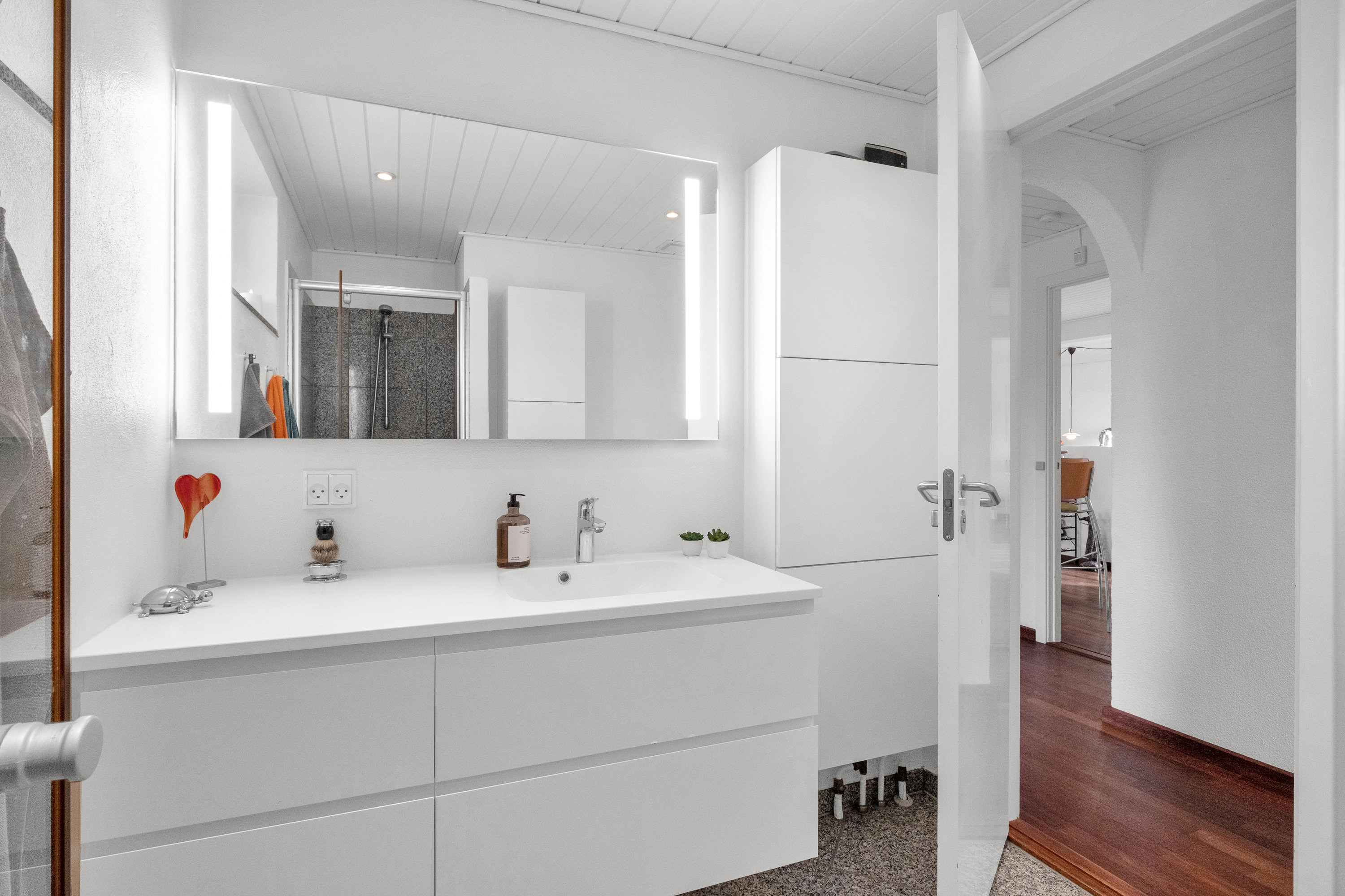 Fremhævet badeværelse billede i fuldskærmstilstand. Billede af Georgsmindevej 5, 8530 Hjortshøj