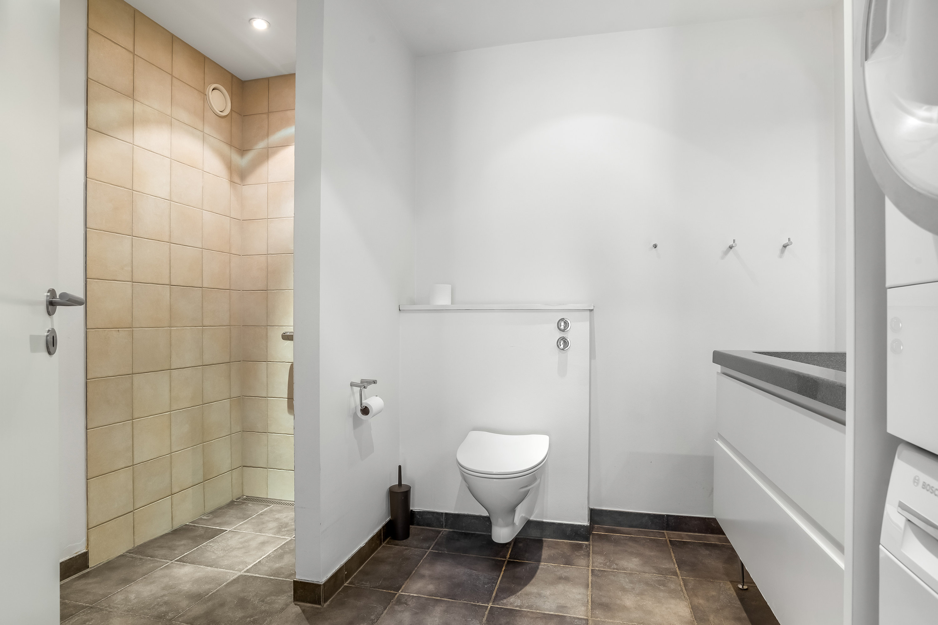 Fremhævet badeværelse billede i fuldskærmstilstand. Billede af Asylgade 2, 2. tv., 7500 Holstebro