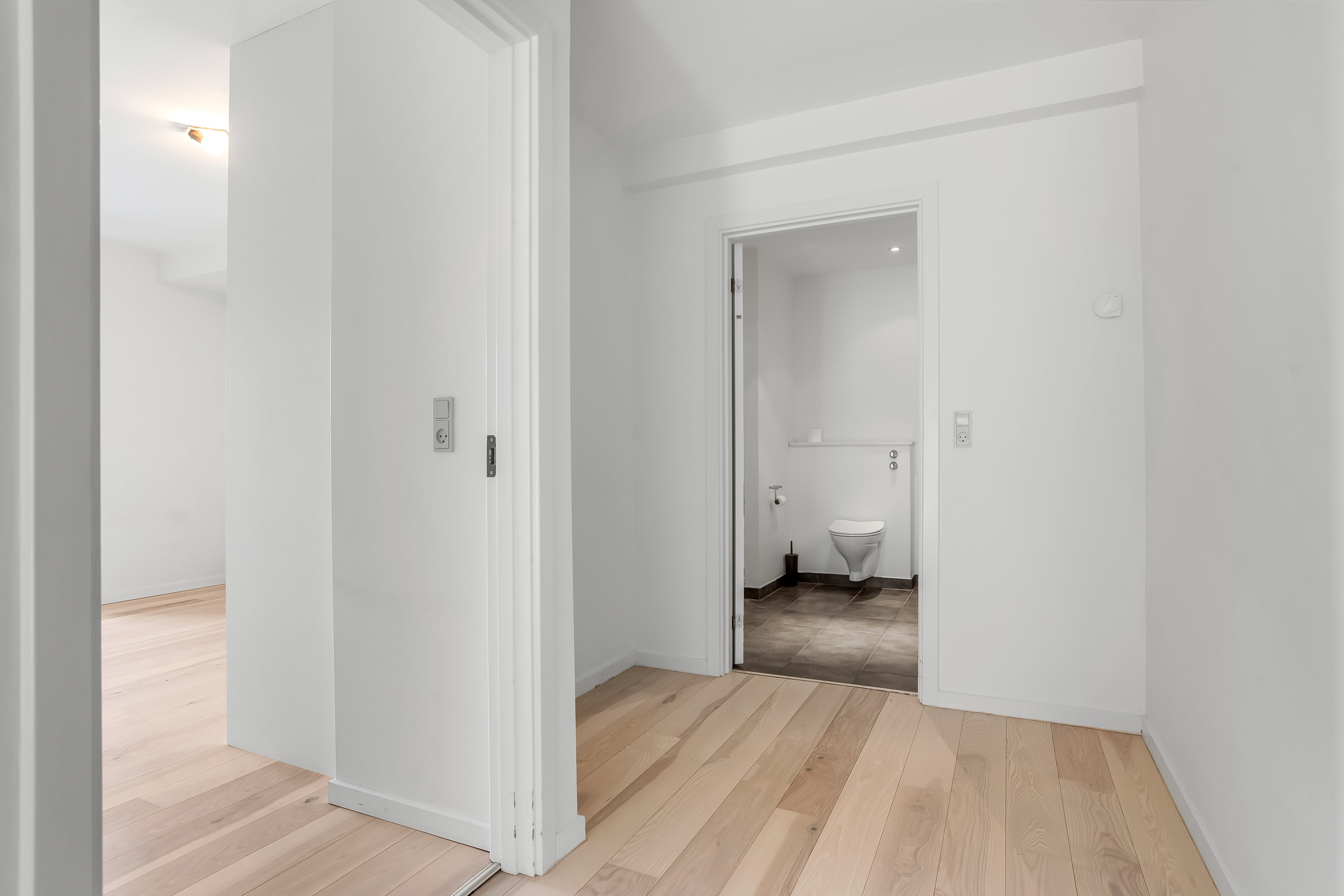 Fremhævet gang billede i fuldskærmstilstand. Billede af Asylgade 2, 2. tv., 7500 Holstebro