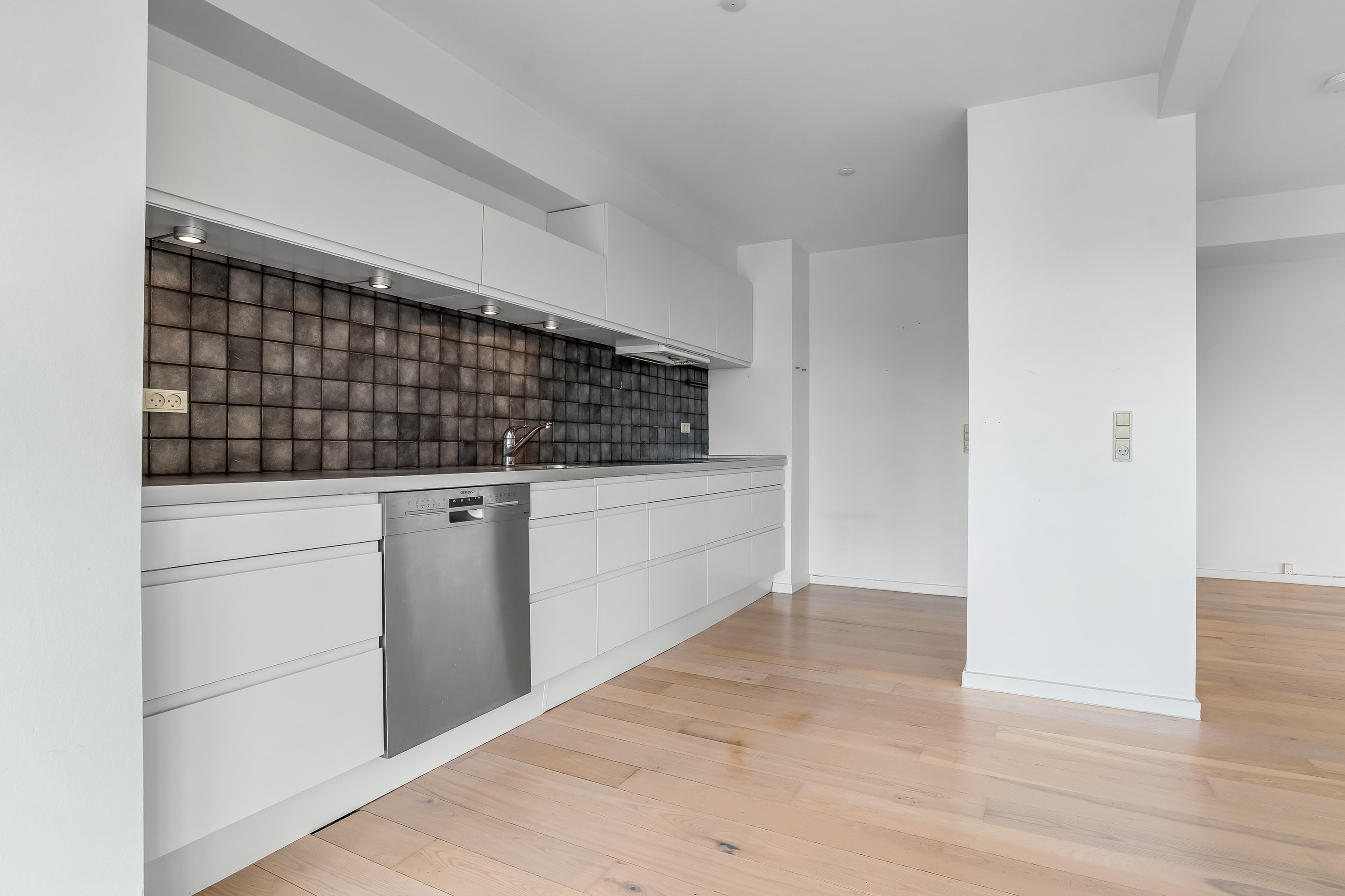 Fremhævet køkken billede i fuldskærmstilstand. Billede af Asylgade 2, 2. tv., 7500 Holstebro