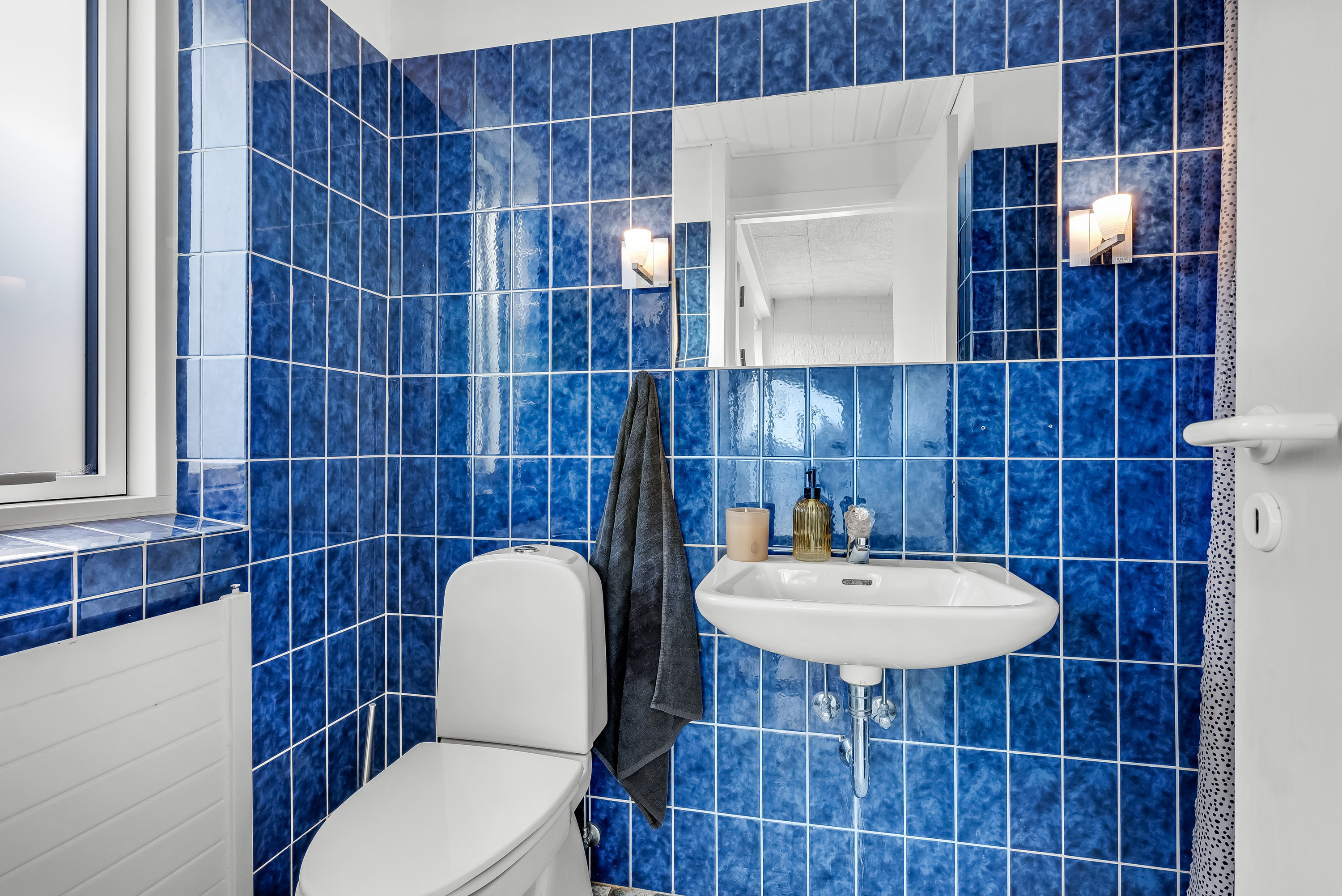 Fremhævet badeværelse billede i fuldskærmstilstand. Billede af Solsikkevej 22, Mejdal, 7500 Holstebro