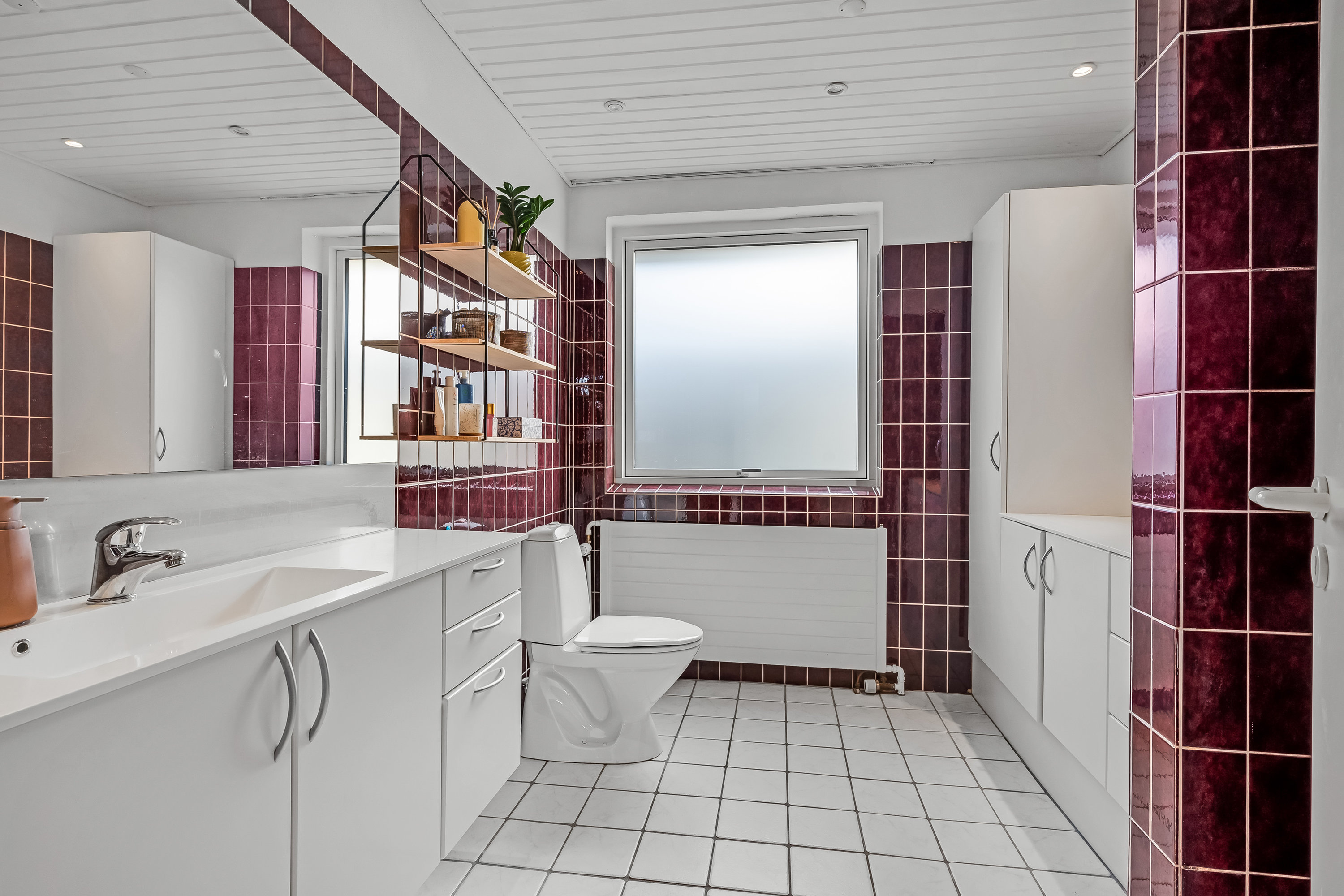 Fremhævet badeværelse billede i fuldskærmstilstand. Billede af Solsikkevej 22, Mejdal, 7500 Holstebro