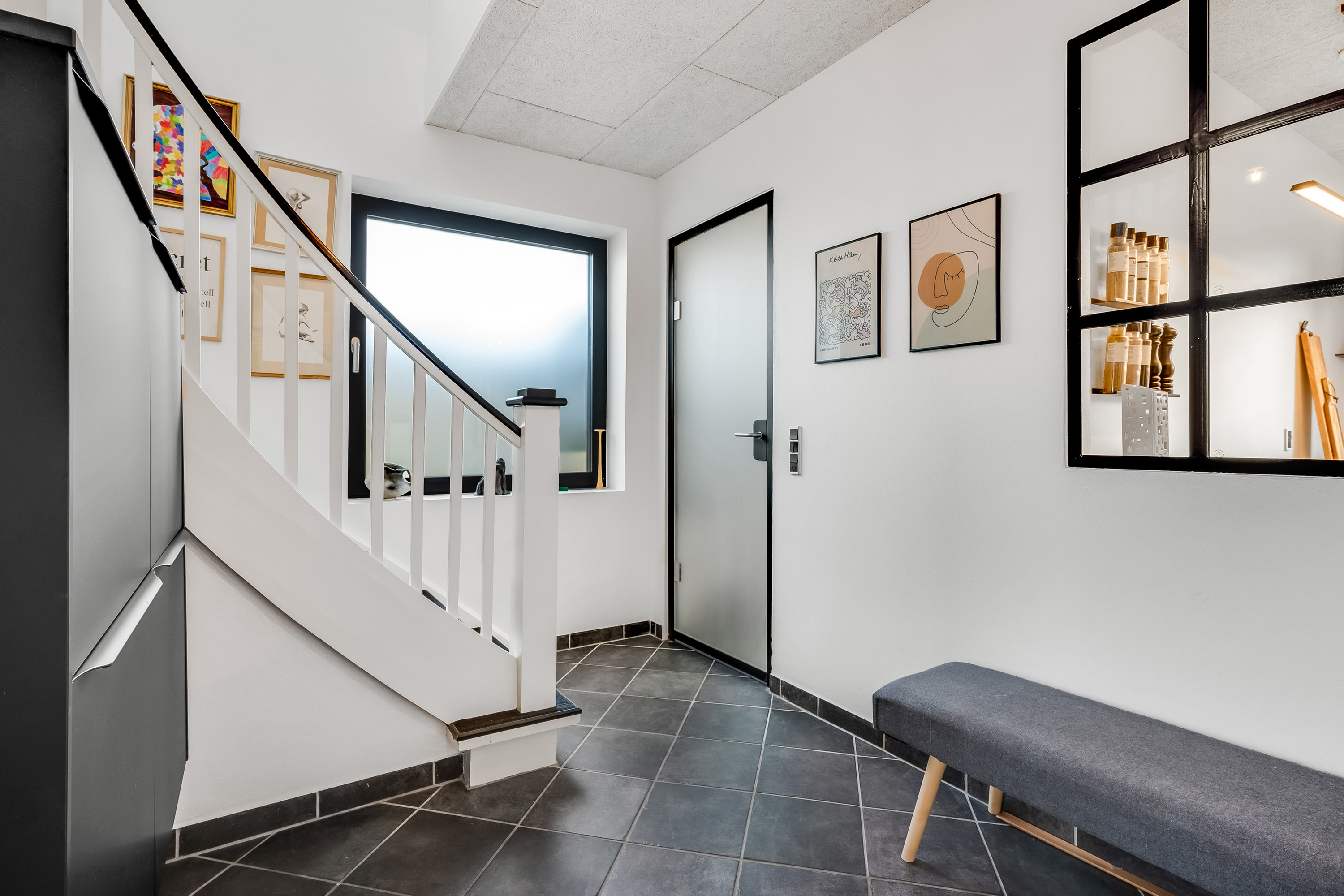 Fremhævet gang billede i fuldskærmstilstand. Billede af Skivevej 58, 7500 Holstebro