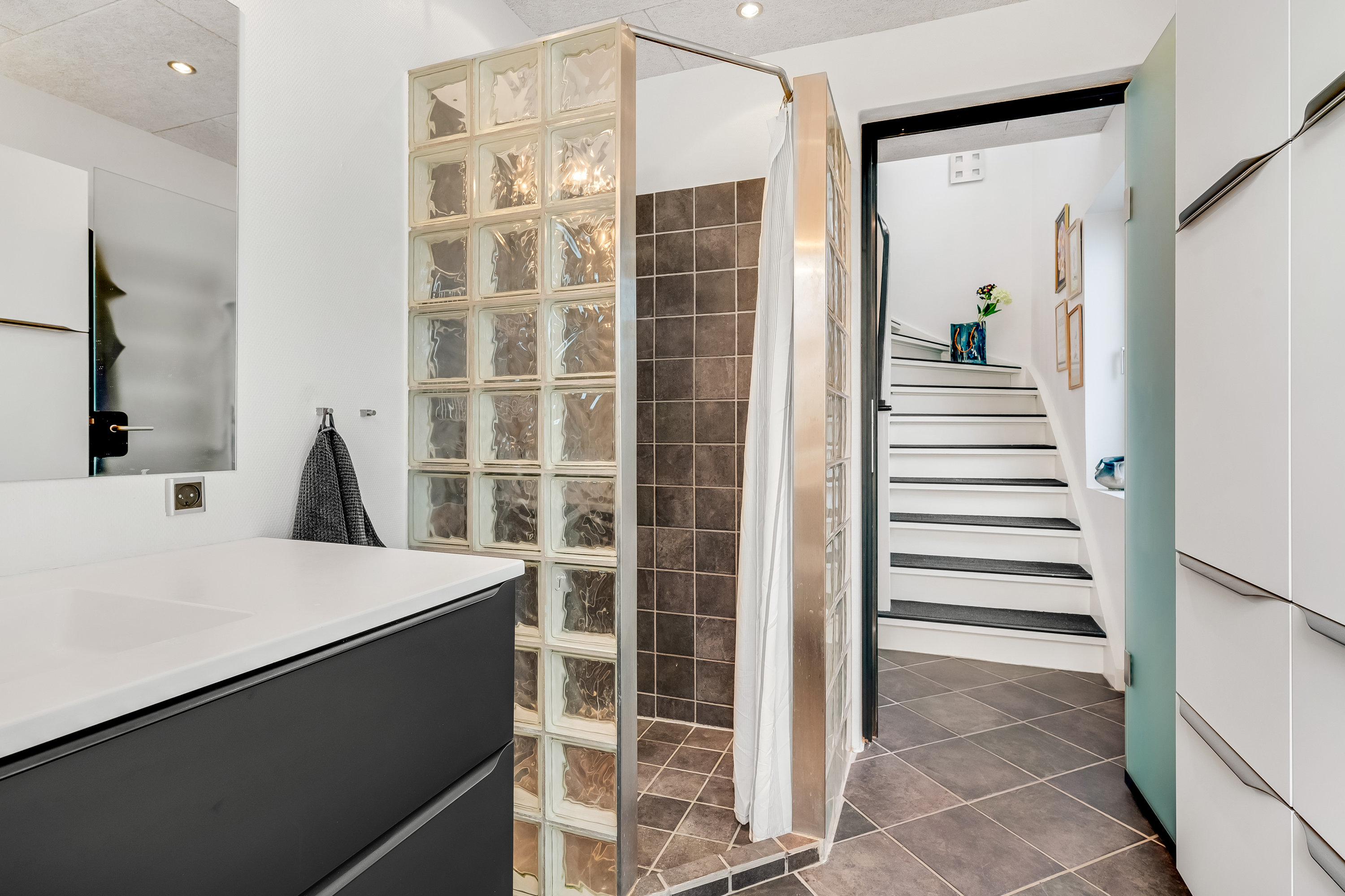 Fremhævet badeværelse billede i fuldskærmstilstand. Billede af Skivevej 58, 7500 Holstebro