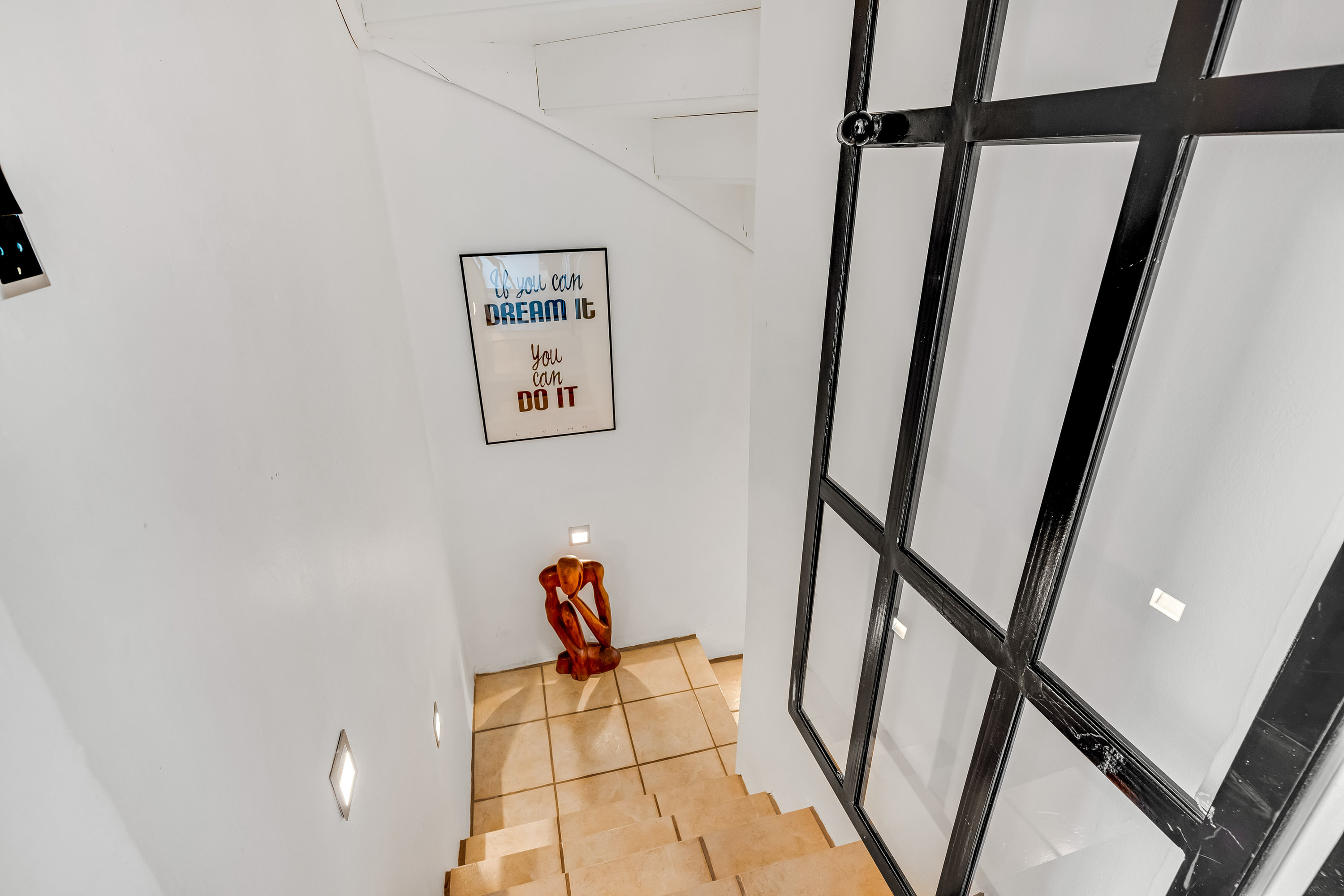 Fremhævet trappe billede i fuldskærmstilstand. Billede af Skivevej 58, 7500 Holstebro