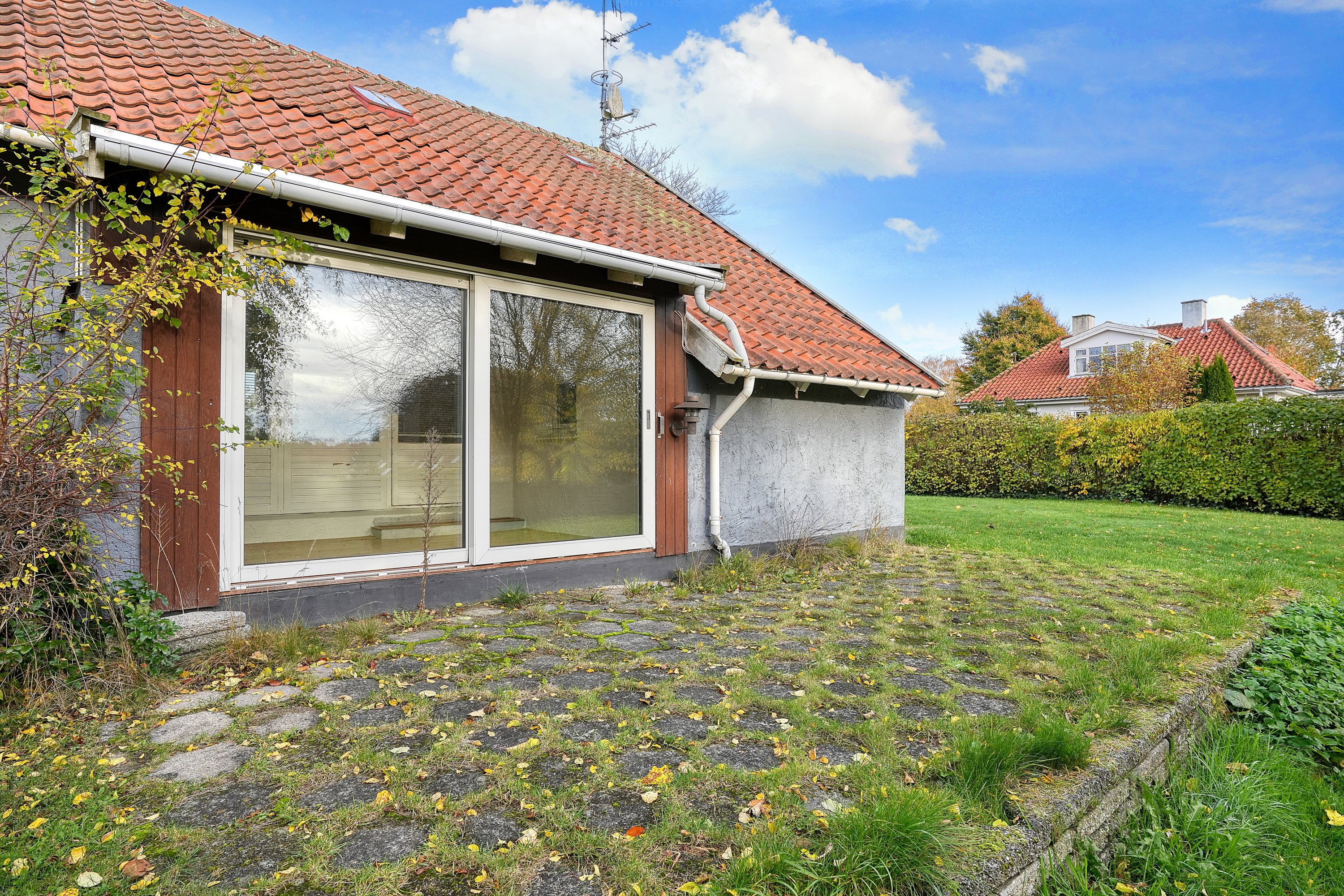 Fremhævet terrasse billede i fuldskærmstilstand. Billede af Solv&#230;nget 16, 3480 Fredensborg