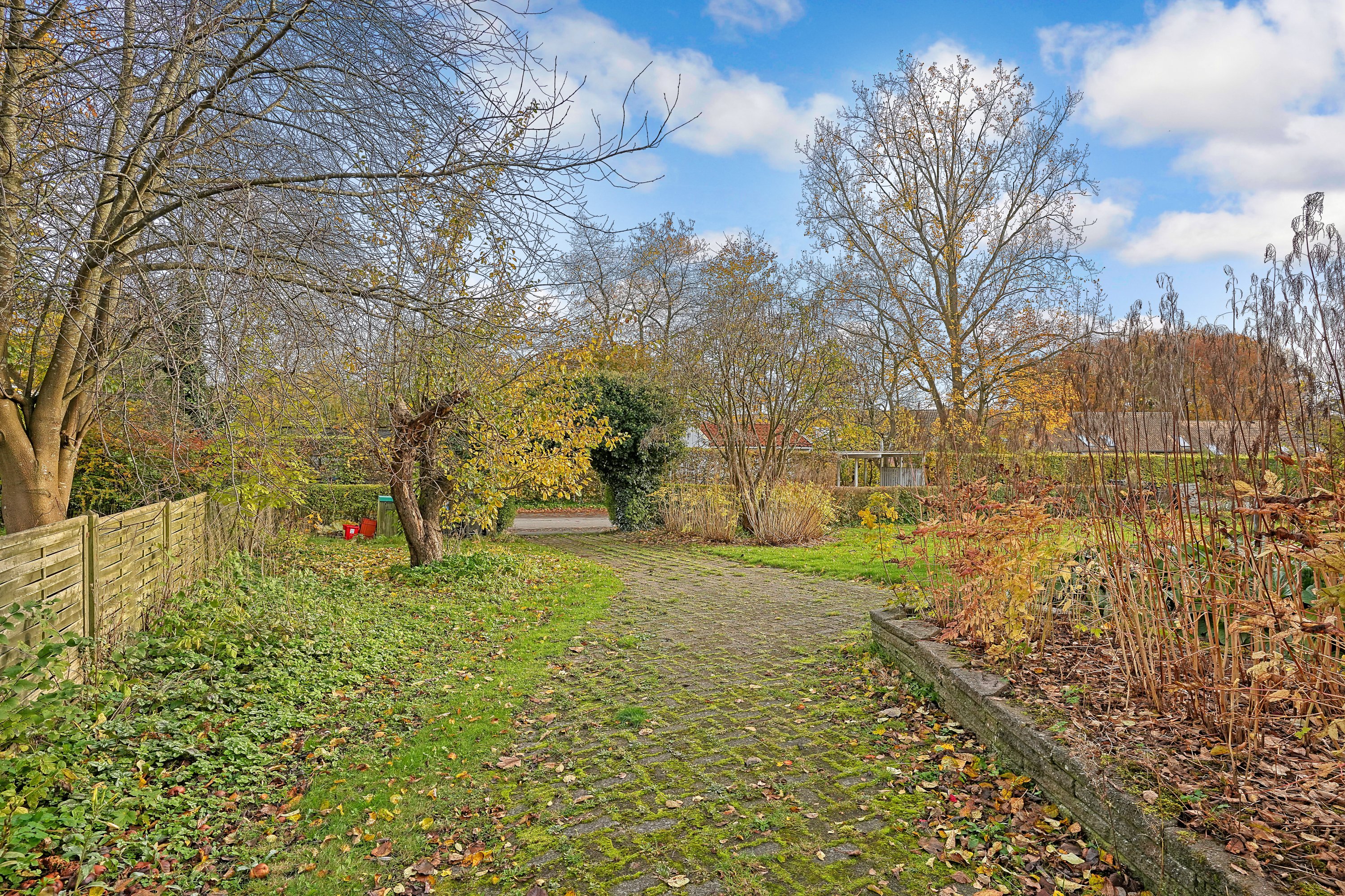 Fremhævet have billede i fuldskærmstilstand. Billede af Solv&#230;nget 18, 3480 Fredensborg