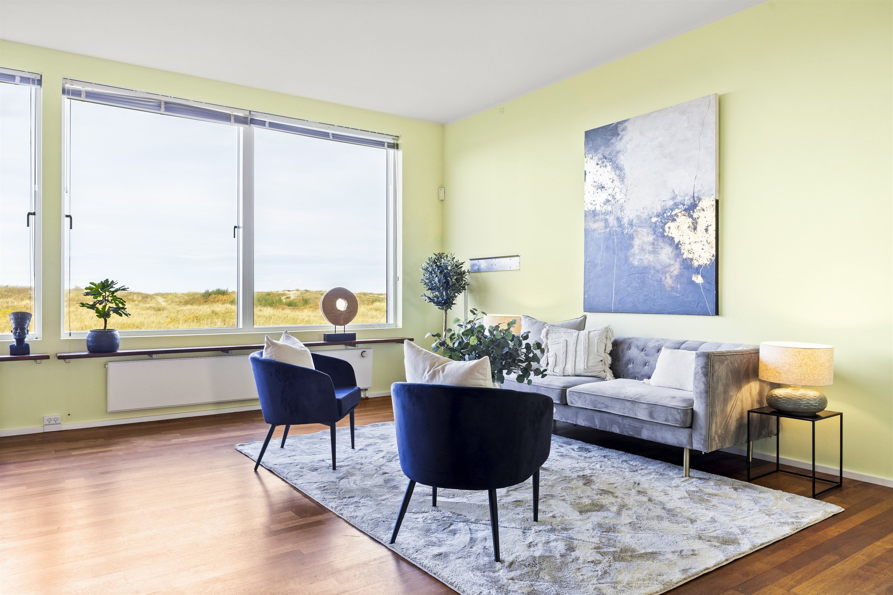 Fremhævet stue billede i fuldskærmstilstand. Billede af Kystvej 20, 1. 5., 3100 Hornbæk