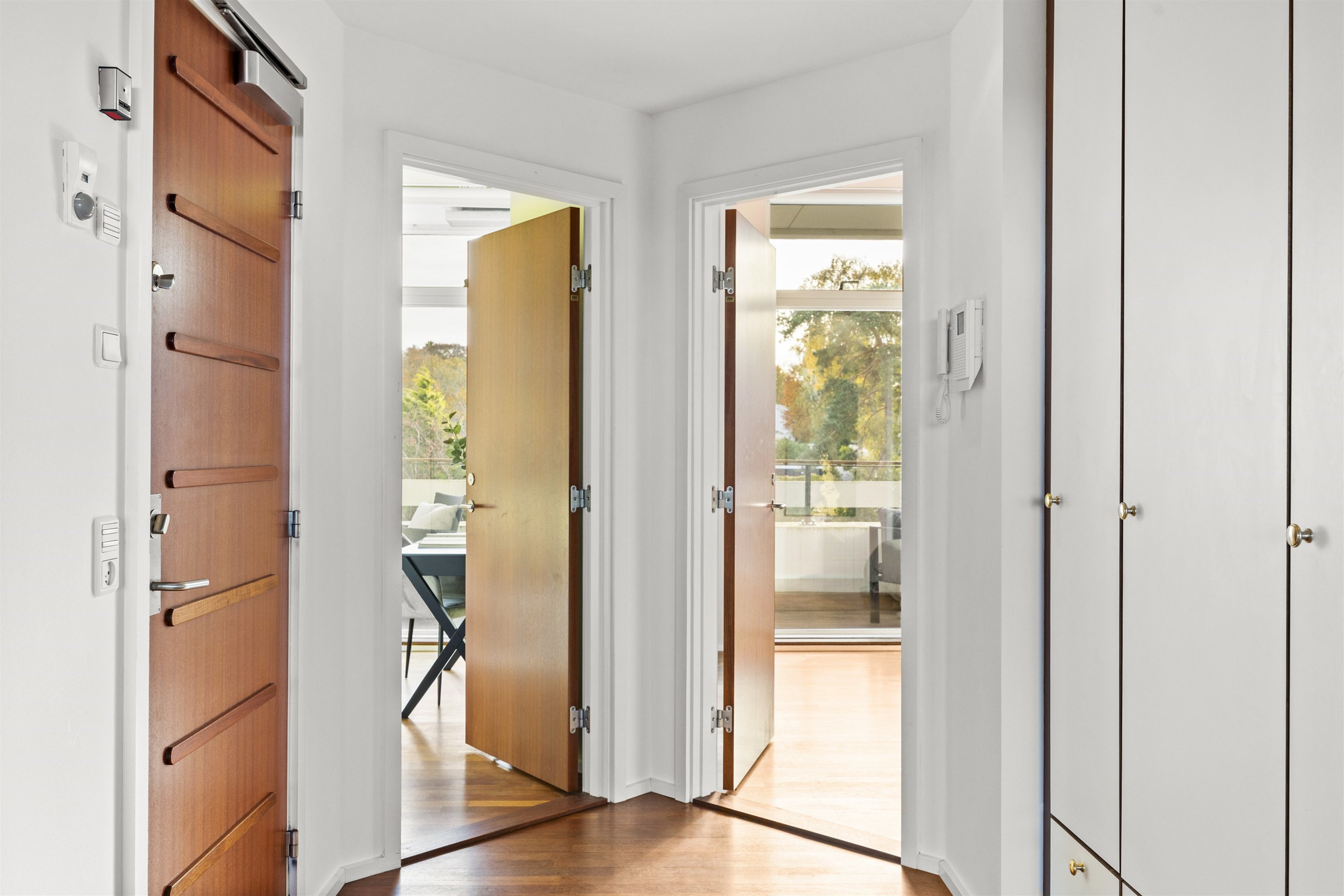 Fremhævet entré billede i fuldskærmstilstand. Billede af Kystvej 20, 1. 5., 3100 Hornbæk