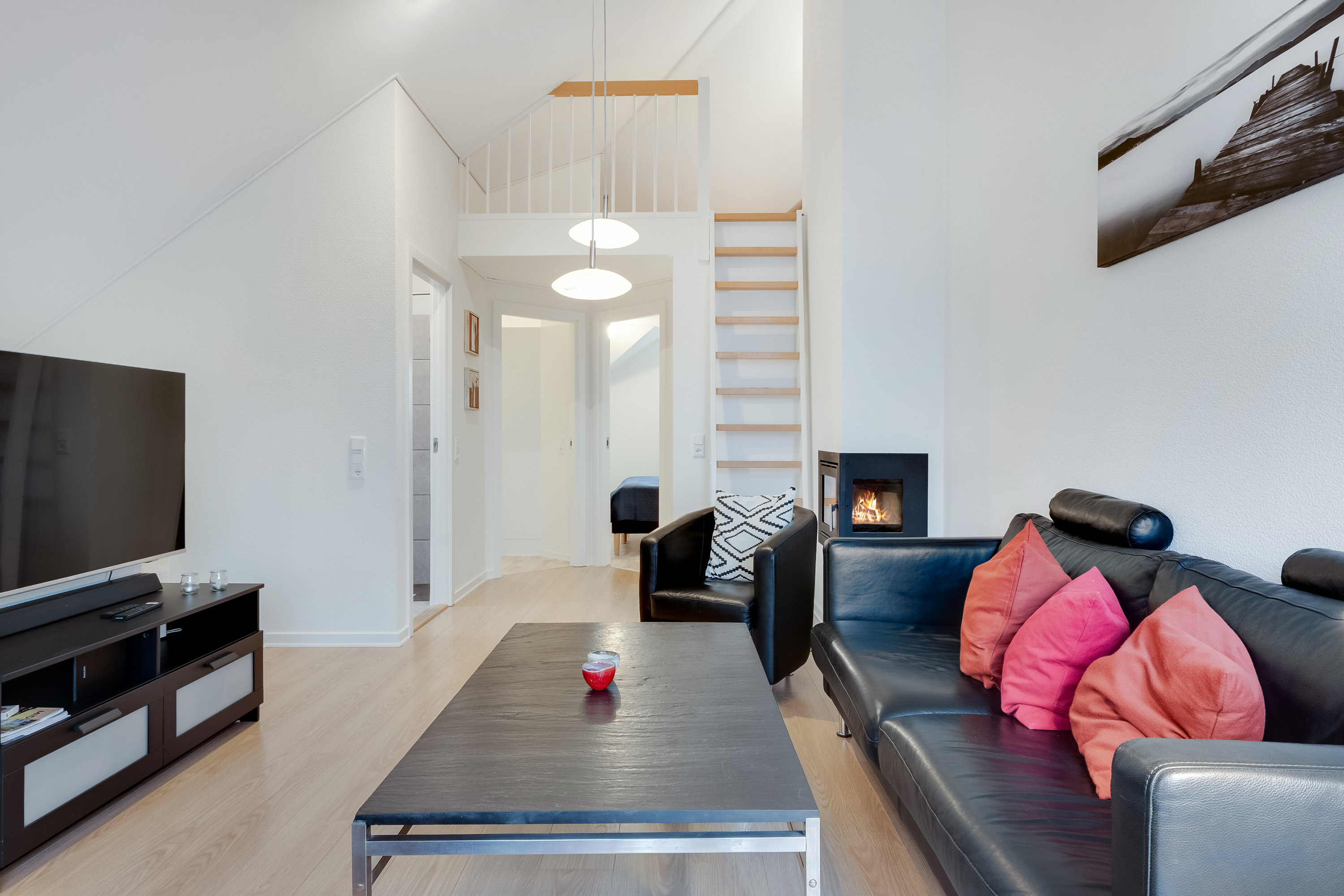 Fremhævet stue billede i fuldskærmstilstand. Billede af Vestre Engvej 114, 1. th., 5400 Bogense