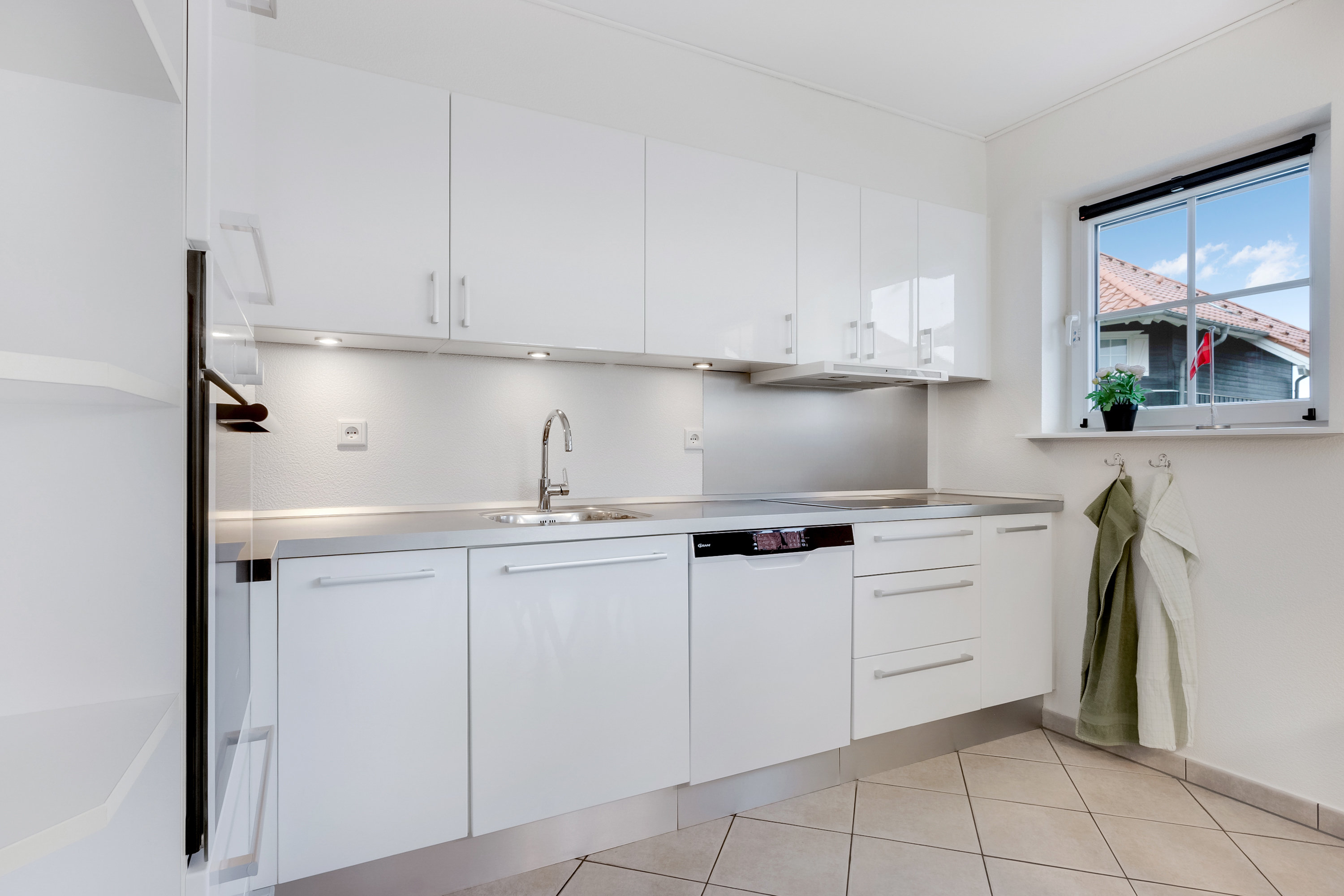 Fremhævet køkken billede i fuldskærmstilstand. Billede af Vestre Engvej 114, 1. th., 5400 Bogense