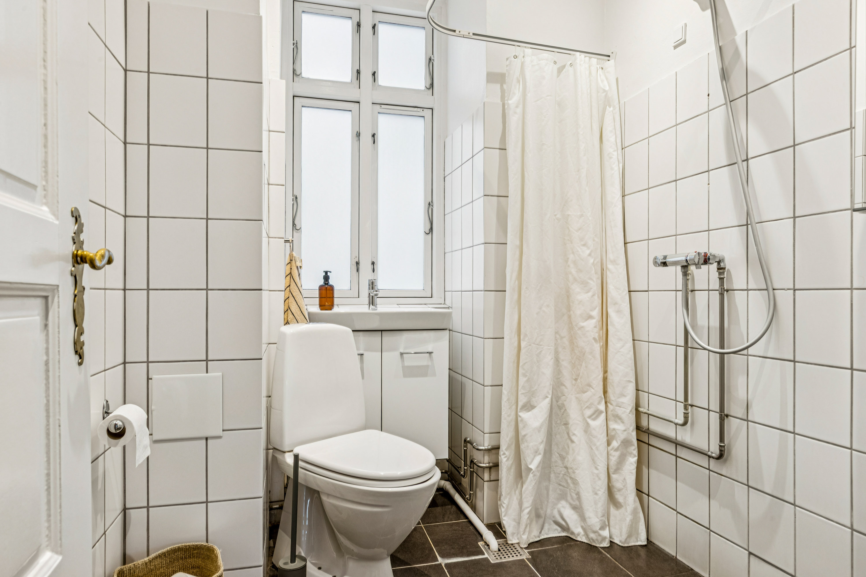 Fremhævet badeværelse billede i fuldskærmstilstand. Billede af Amager Boulevard 132, 1. th., 2300 København S