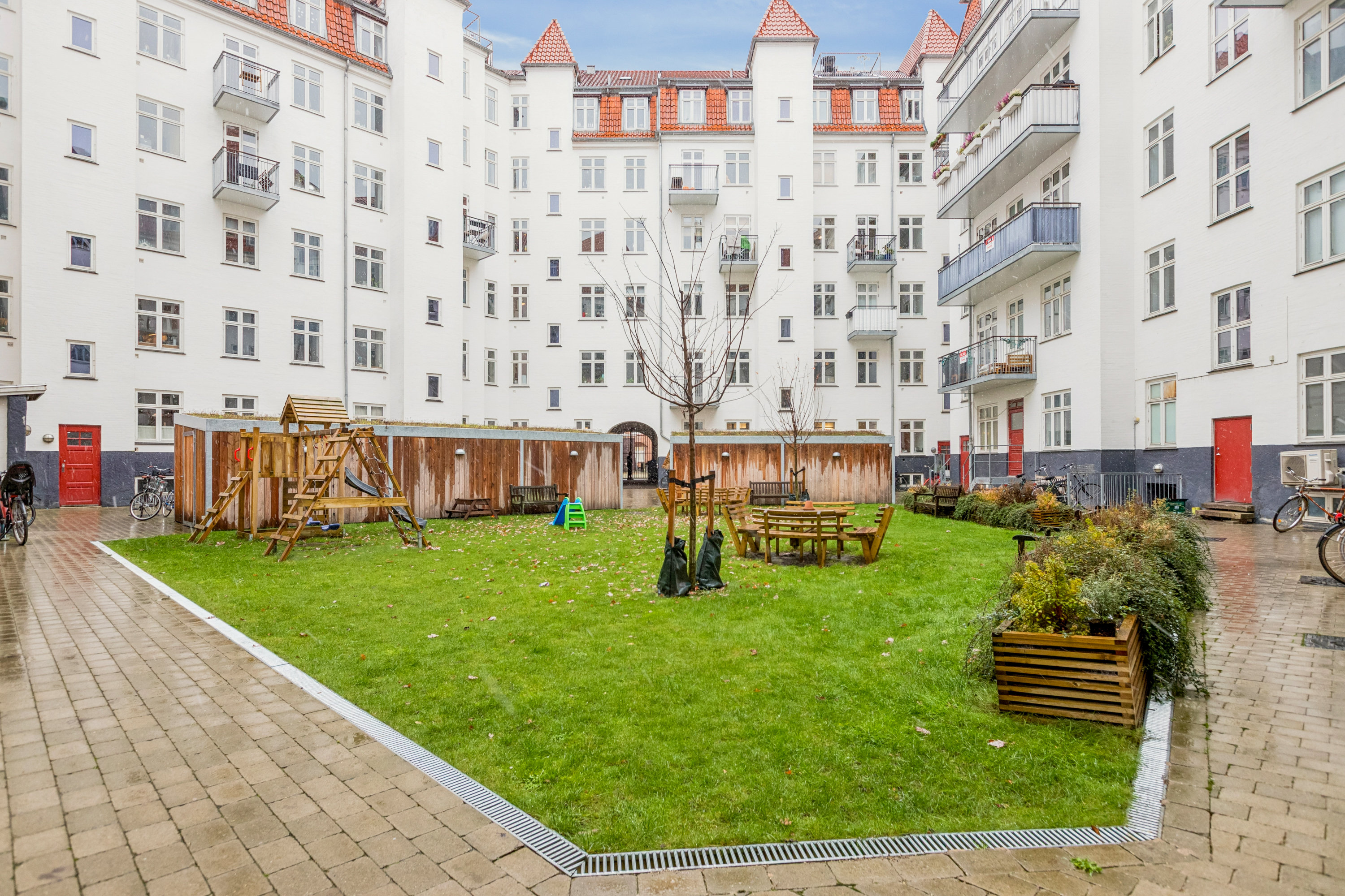 Fremhævet gårdmiljø billede i fuldskærmstilstand. Billede af Amager Boulevard 132, 1. th., 2300 København S