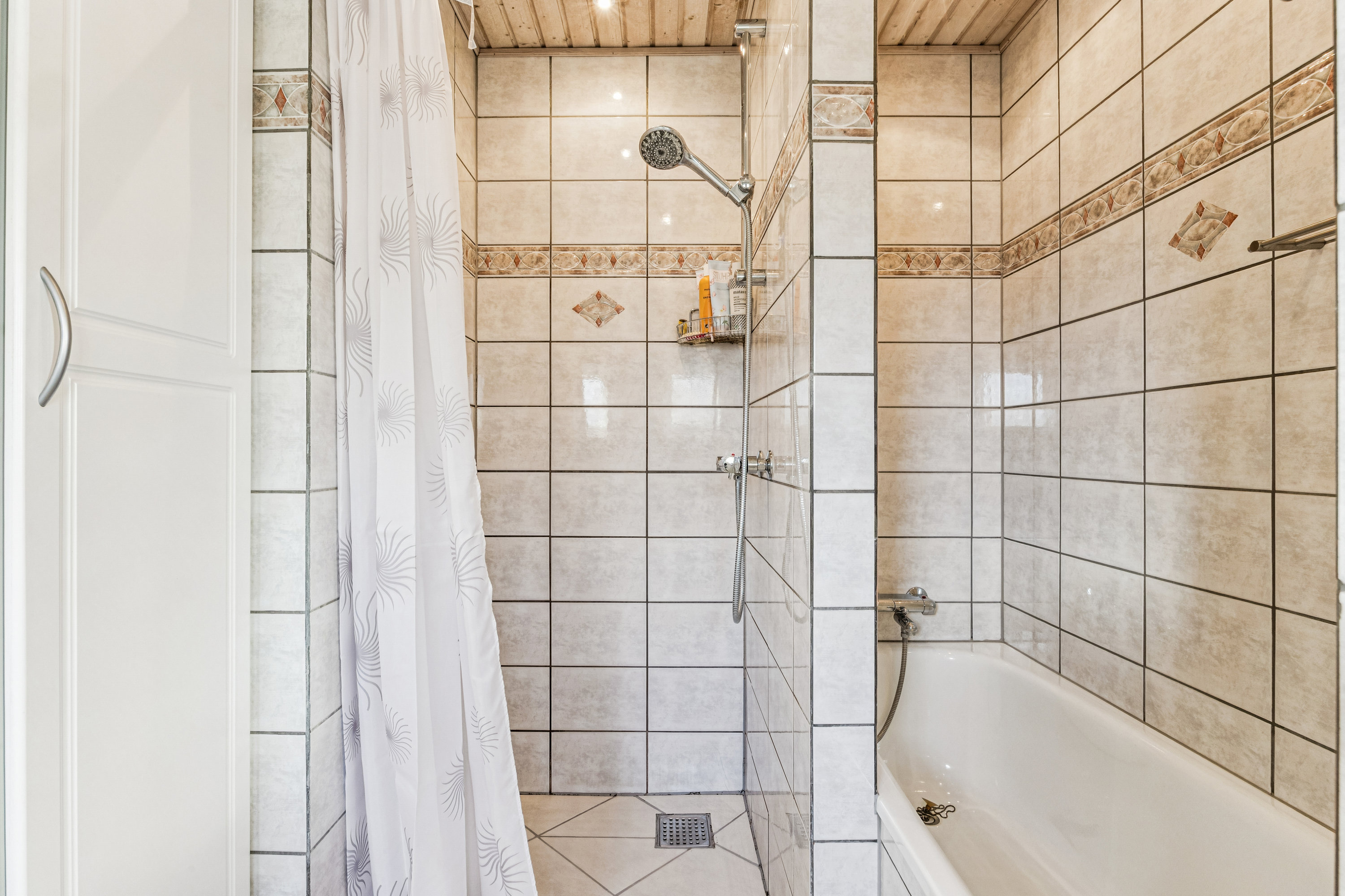 Fremhævet badeværelse billede i fuldskærmstilstand. Billede af Enebærkrattet 9, Høje Taastrup, 2630 Taastrup