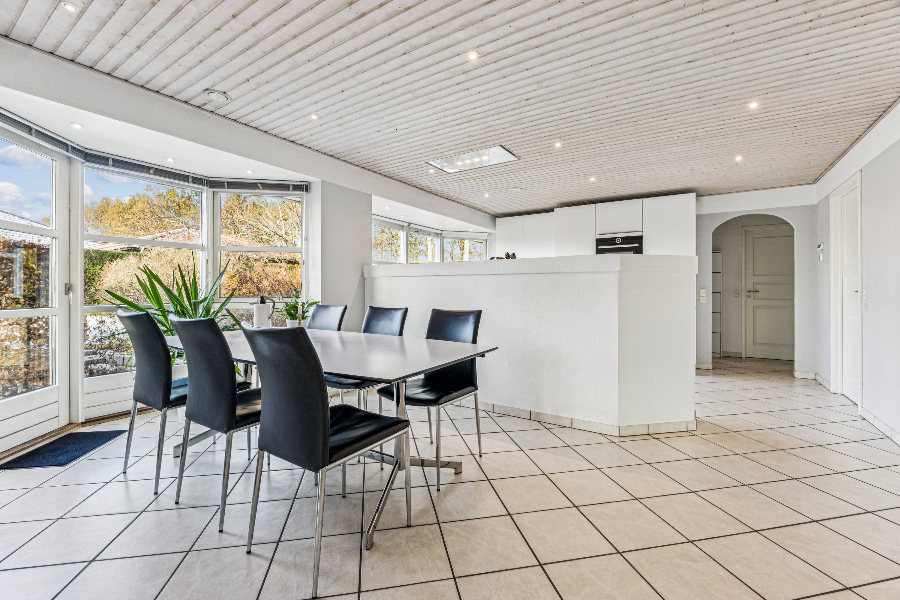 Fremhævet alrum billede i fuldskærmstilstand. Billede af Enebærkrattet 9, Høje Taastrup, 2630 Taastrup