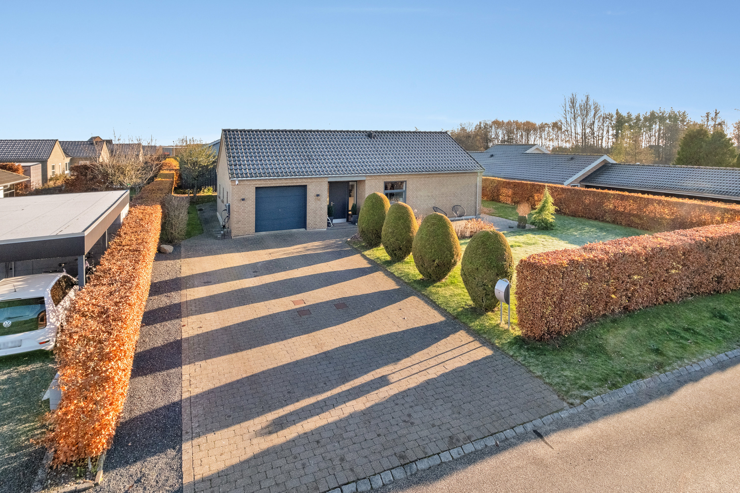 Fremhævet facade billede i fuldskærmstilstand. Billede af Asmusgårdsvej 114, 8520 Lystrup