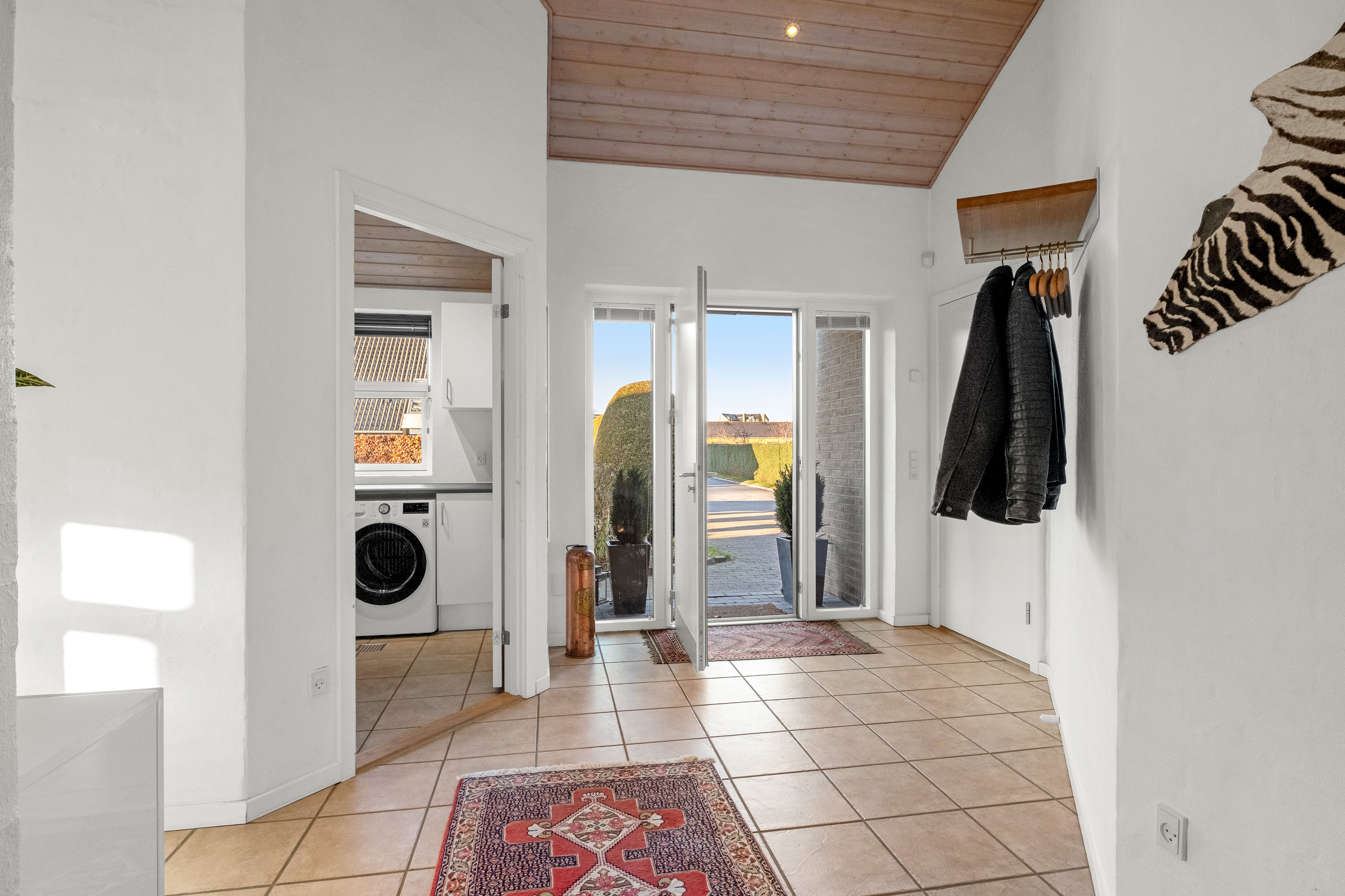 Fremhævet entré billede i fuldskærmstilstand. Billede af Asmusgårdsvej 114, 8520 Lystrup