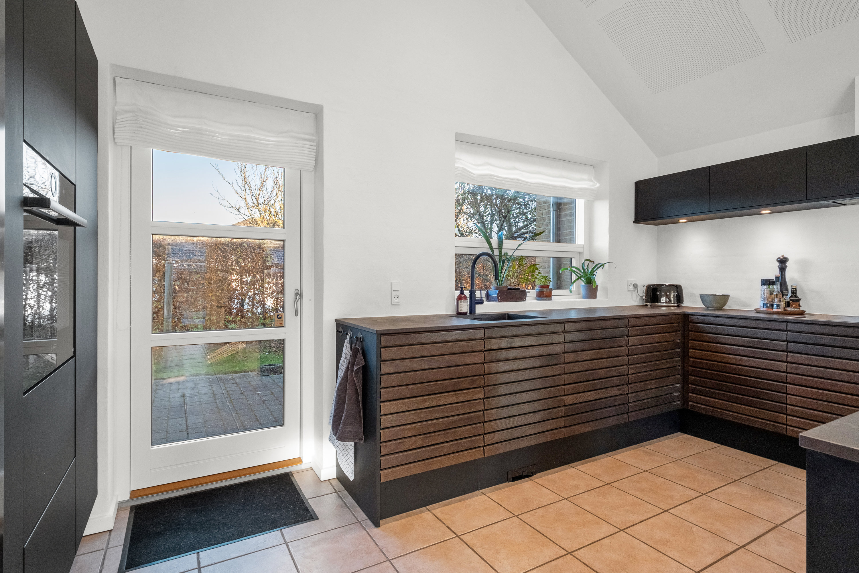 Fremhævet køkken billede i fuldskærmstilstand. Billede af Asmusgårdsvej 114, 8520 Lystrup