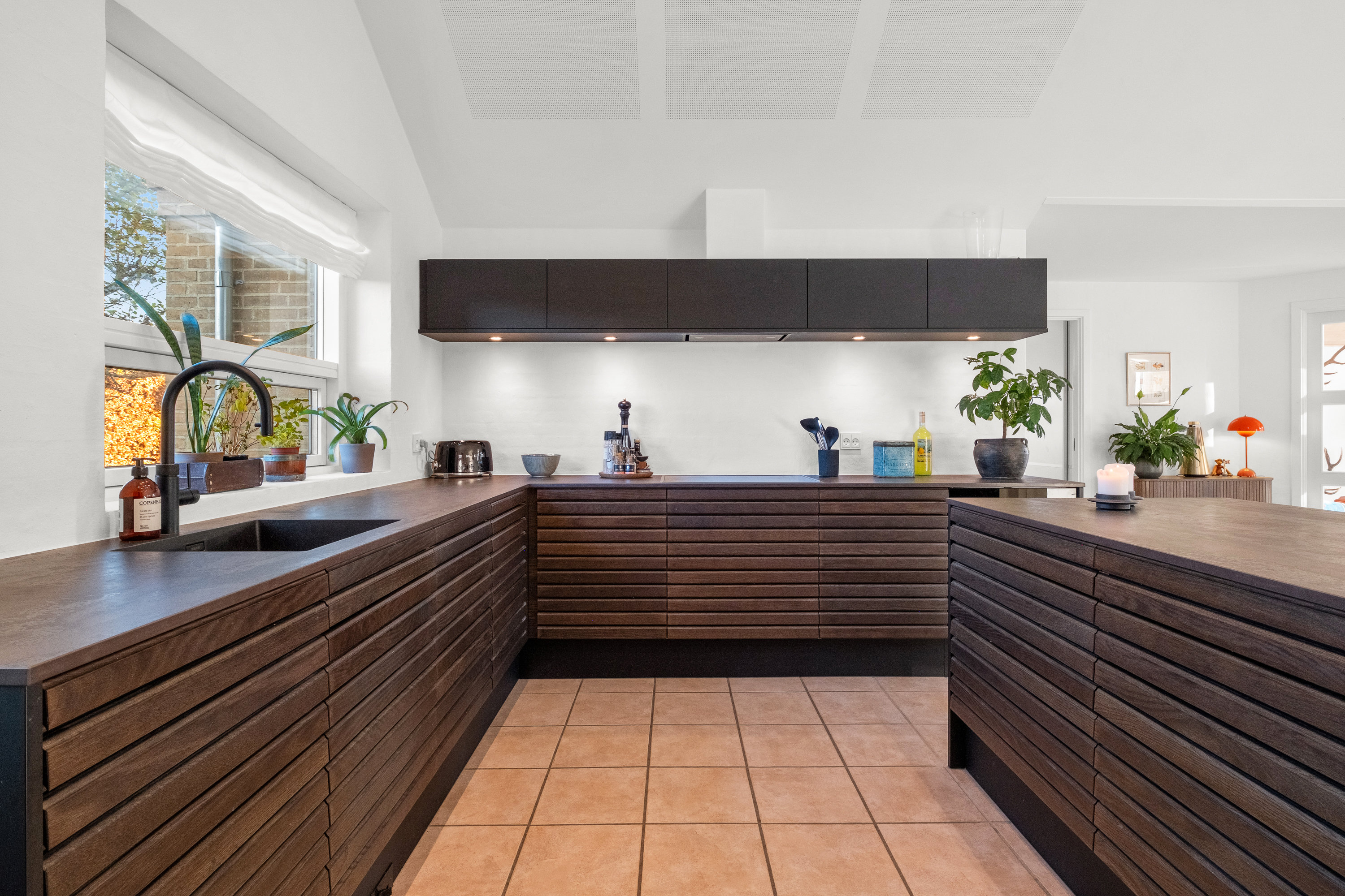 Fremhævet køkken billede i fuldskærmstilstand. Billede af Asmusgårdsvej 114, 8520 Lystrup