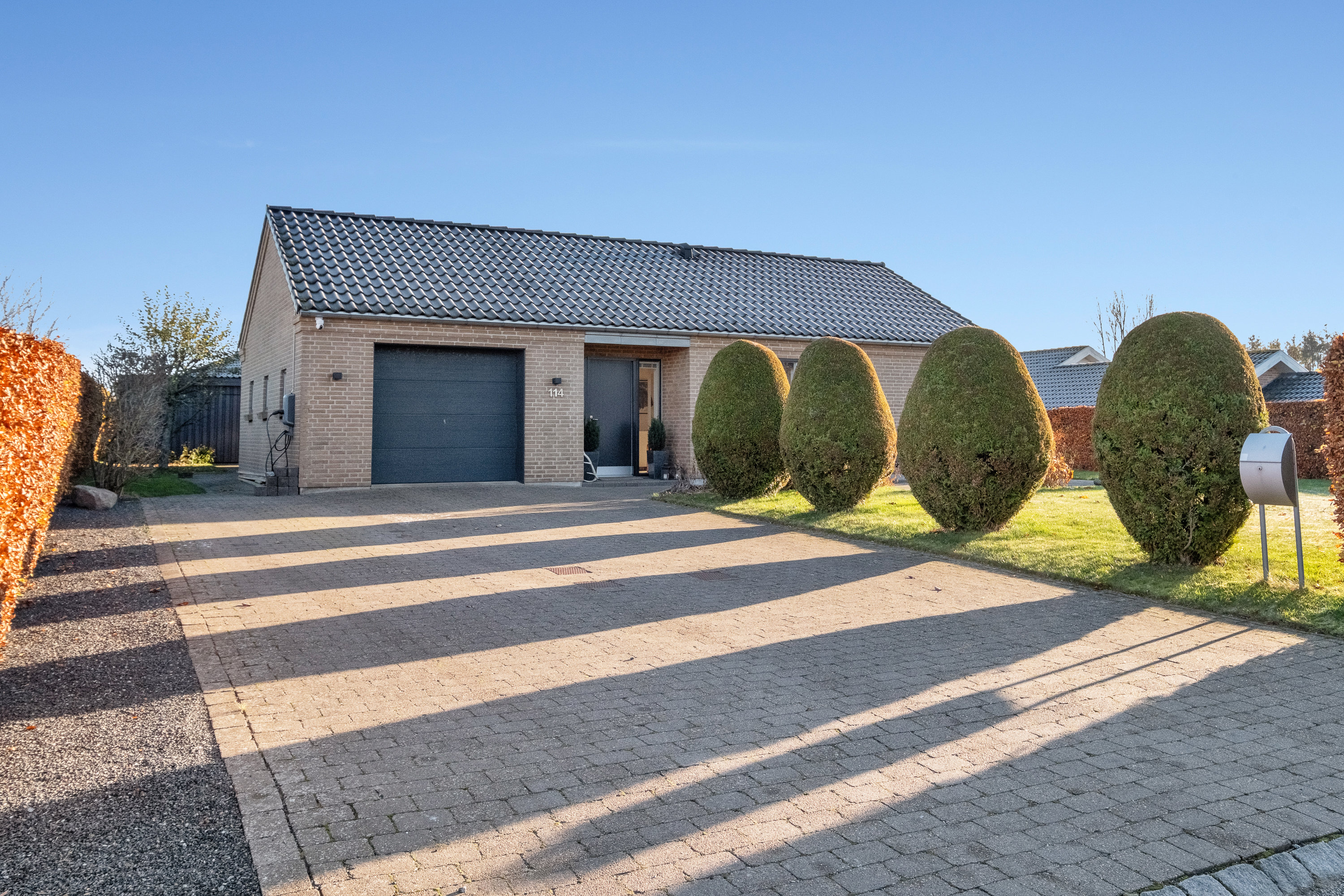 Fremhævet facade billede i fuldskærmstilstand. Billede af Asmusgårdsvej 114, 8520 Lystrup