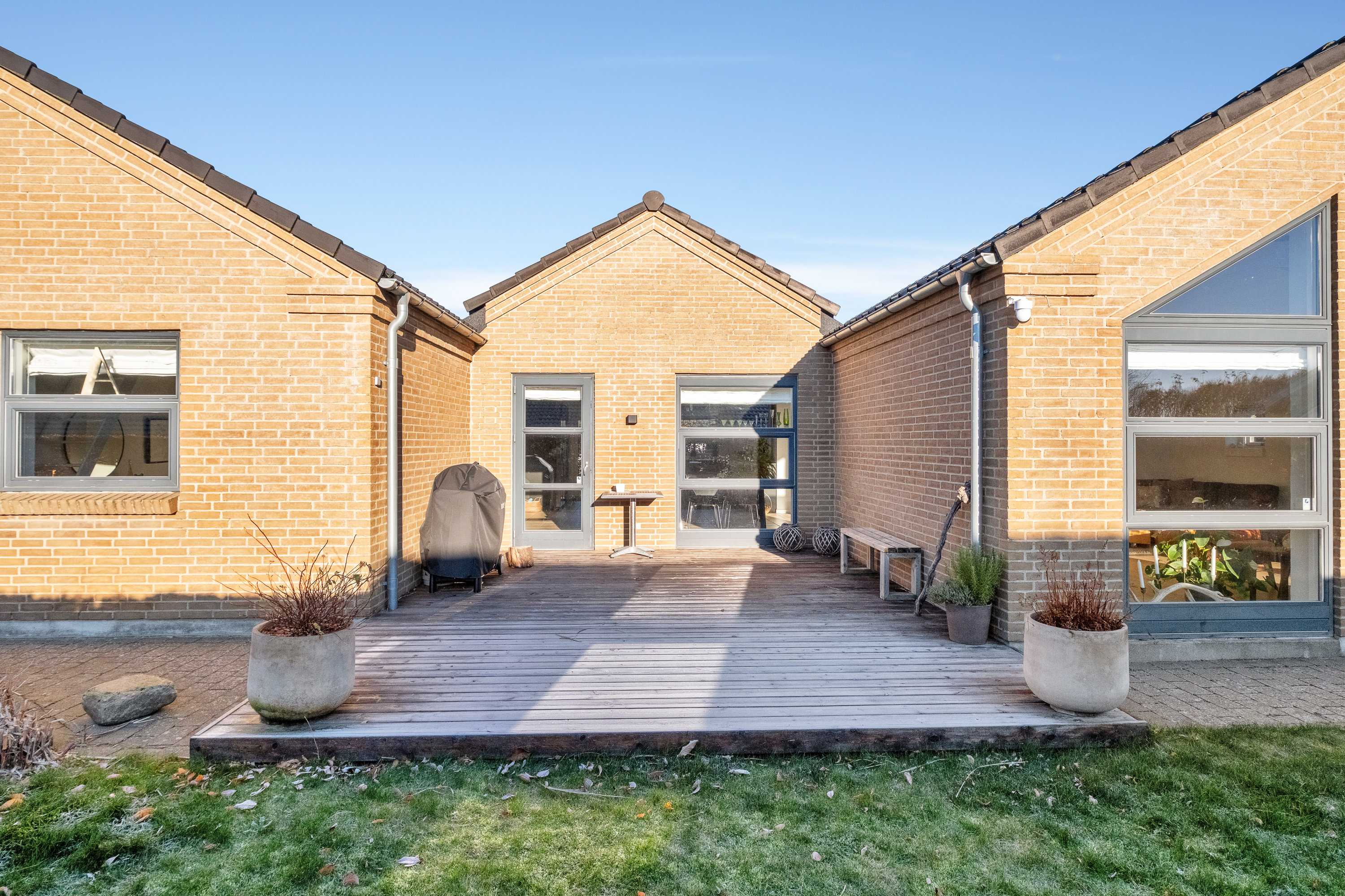 Fremhævet terrasse billede i fuldskærmstilstand. Billede af Asmusgårdsvej 114, 8520 Lystrup