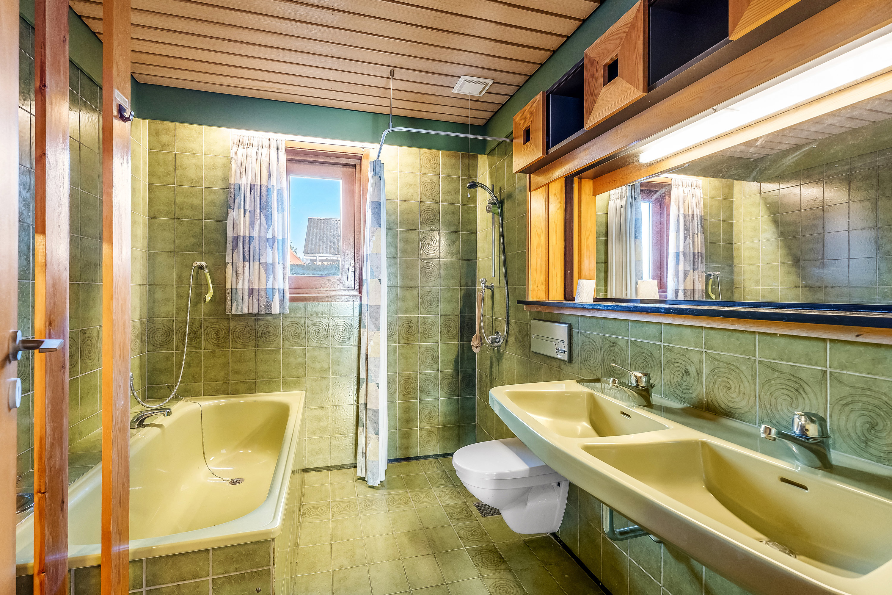 Fremhævet badeværelse billede i fuldskærmstilstand. Billede af Rosnæsvej 47, 4900 Nakskov