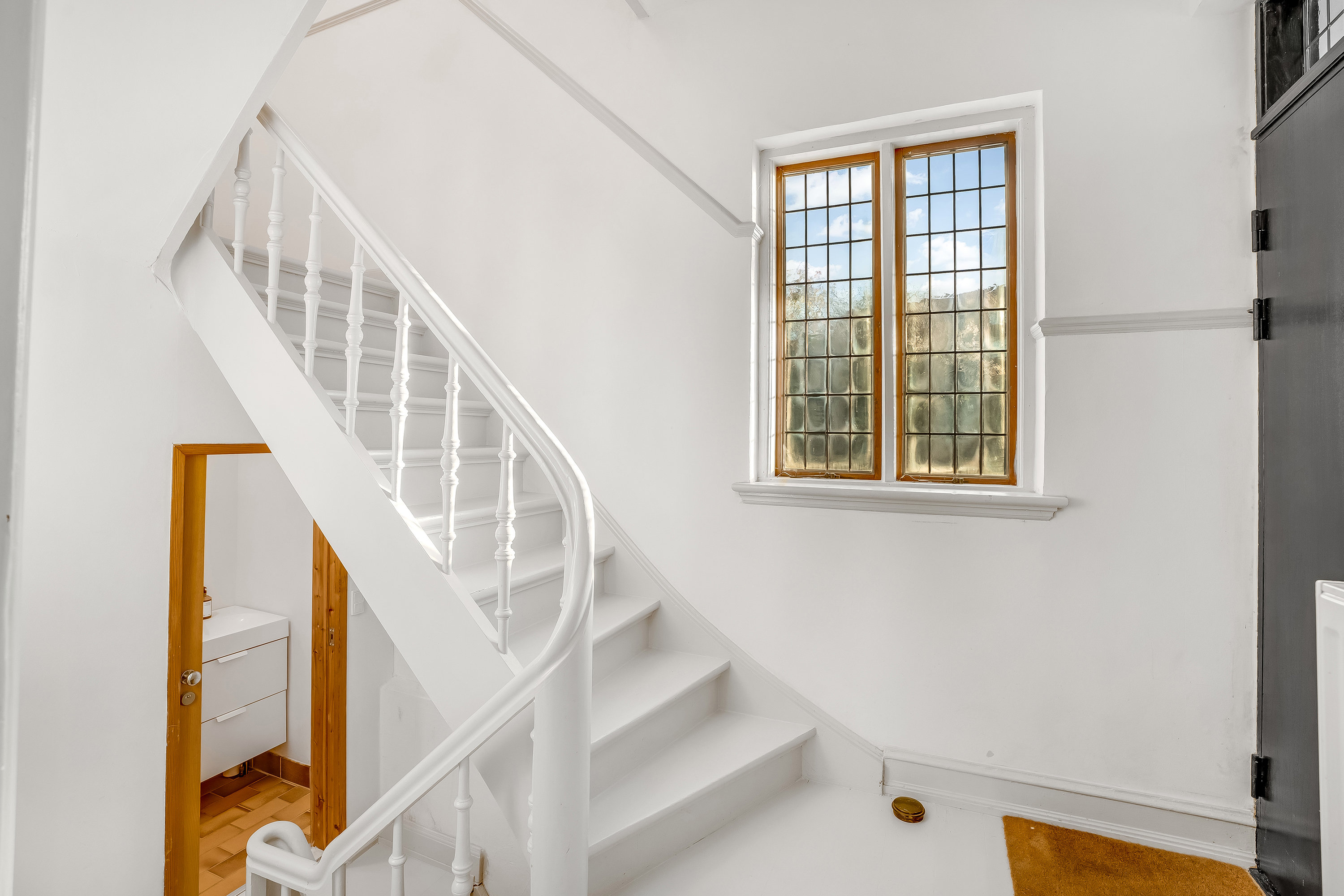 Fremhævet entré billede i fuldskærmstilstand. Billede af Helgolandsgade 8, 4800 Nykøbing F