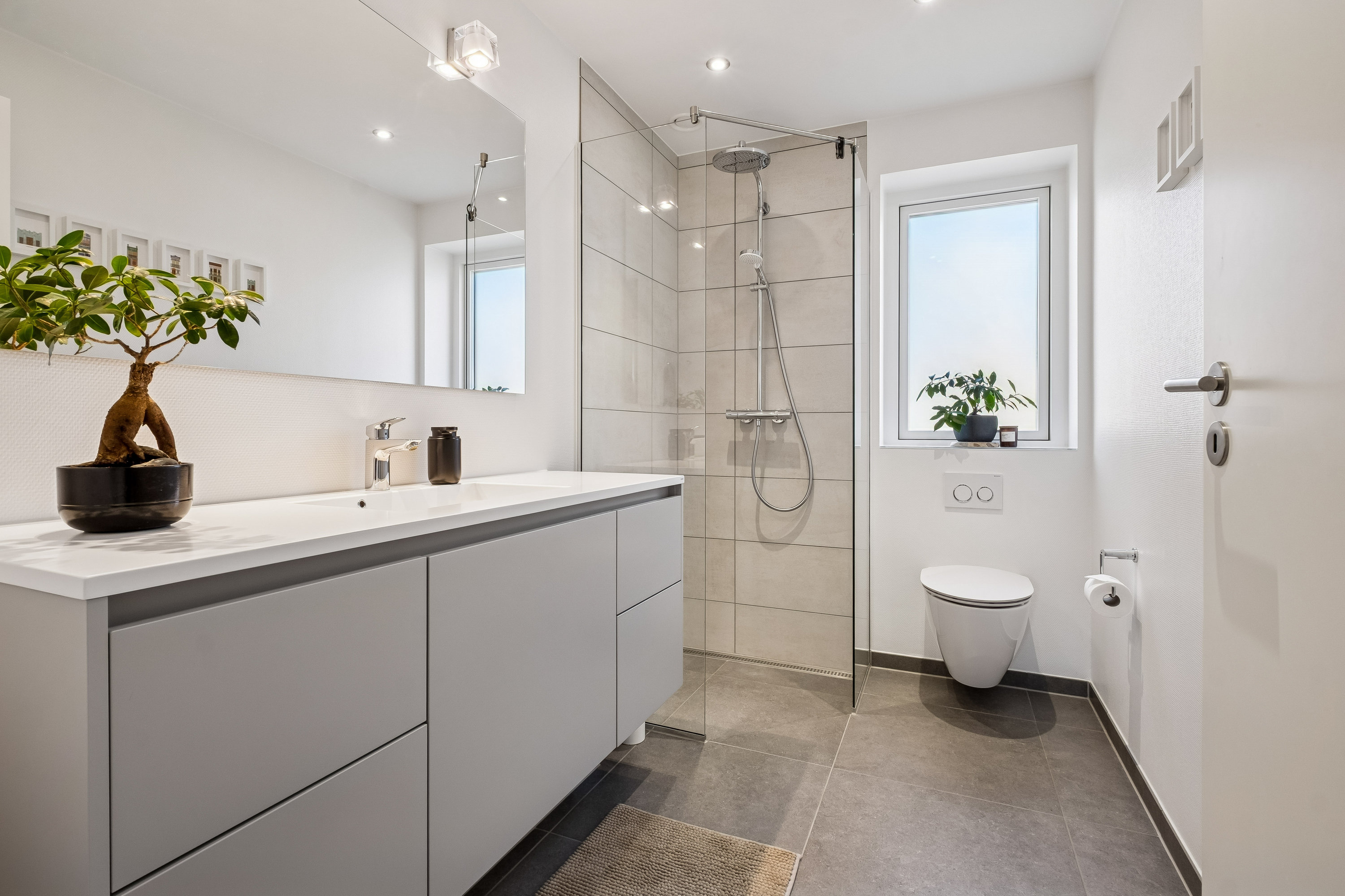 Fremhævet badeværelse billede i fuldskærmstilstand. Billede af Druehylden 56, Østerhåb, 8700 Horsens