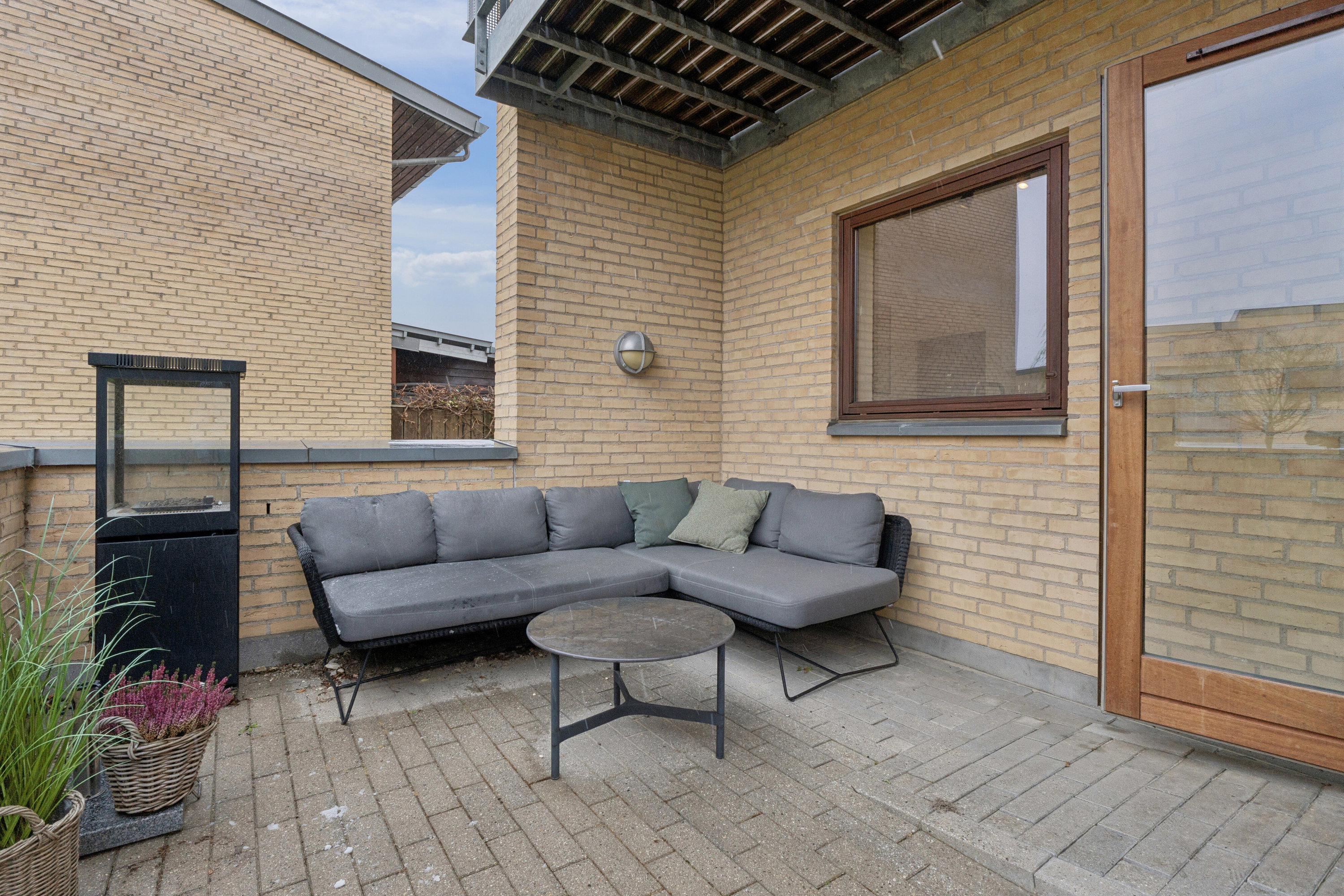 Fremhævet terrasse billede i fuldskærmstilstand. Billede af Ørbækgårds Alle 404, 2970 Hørsholm