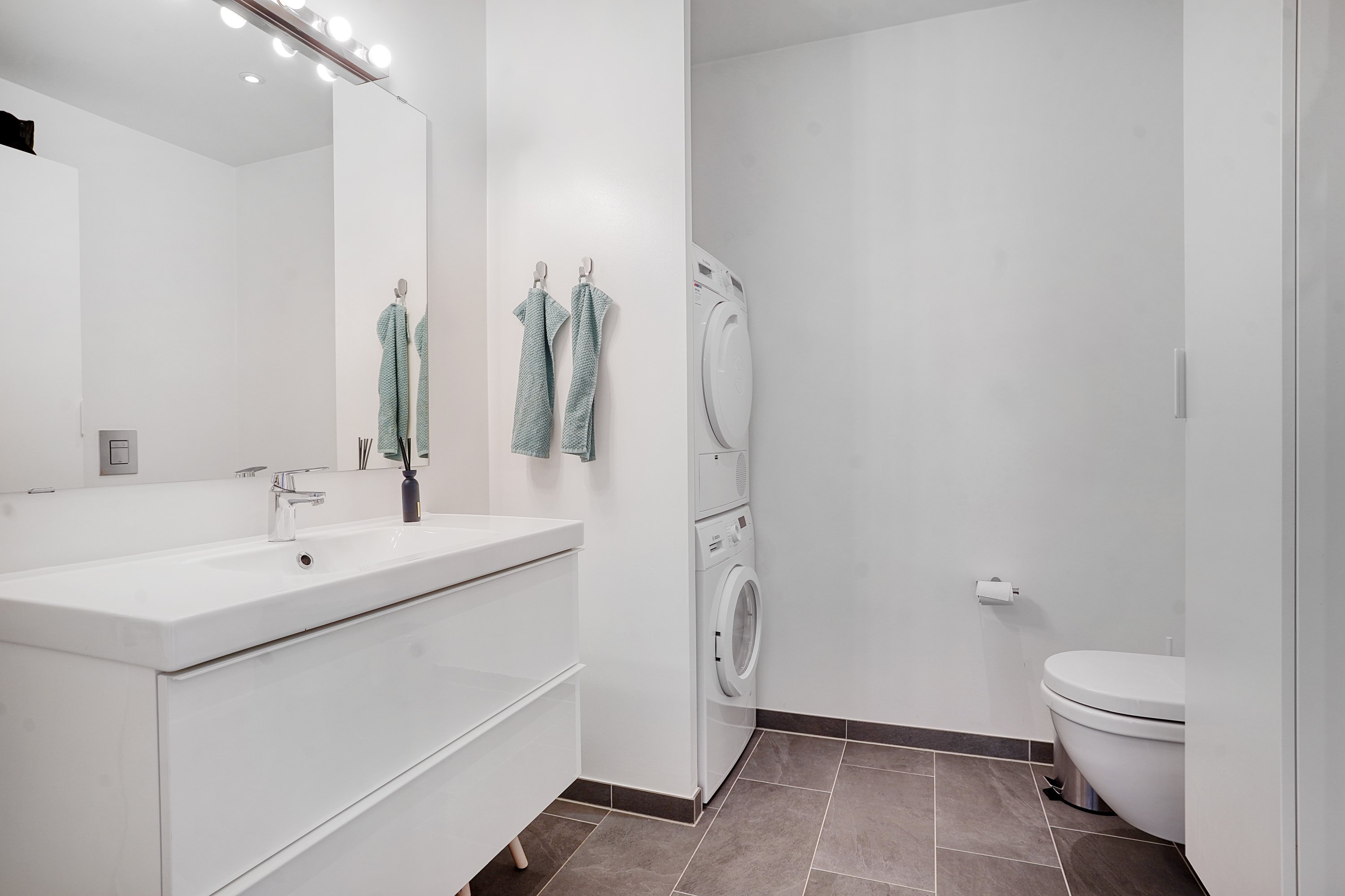 Fremhævet badeværelse billede i fuldskærmstilstand. Billede af Cirkelbuen 91, 3400 Hillerød