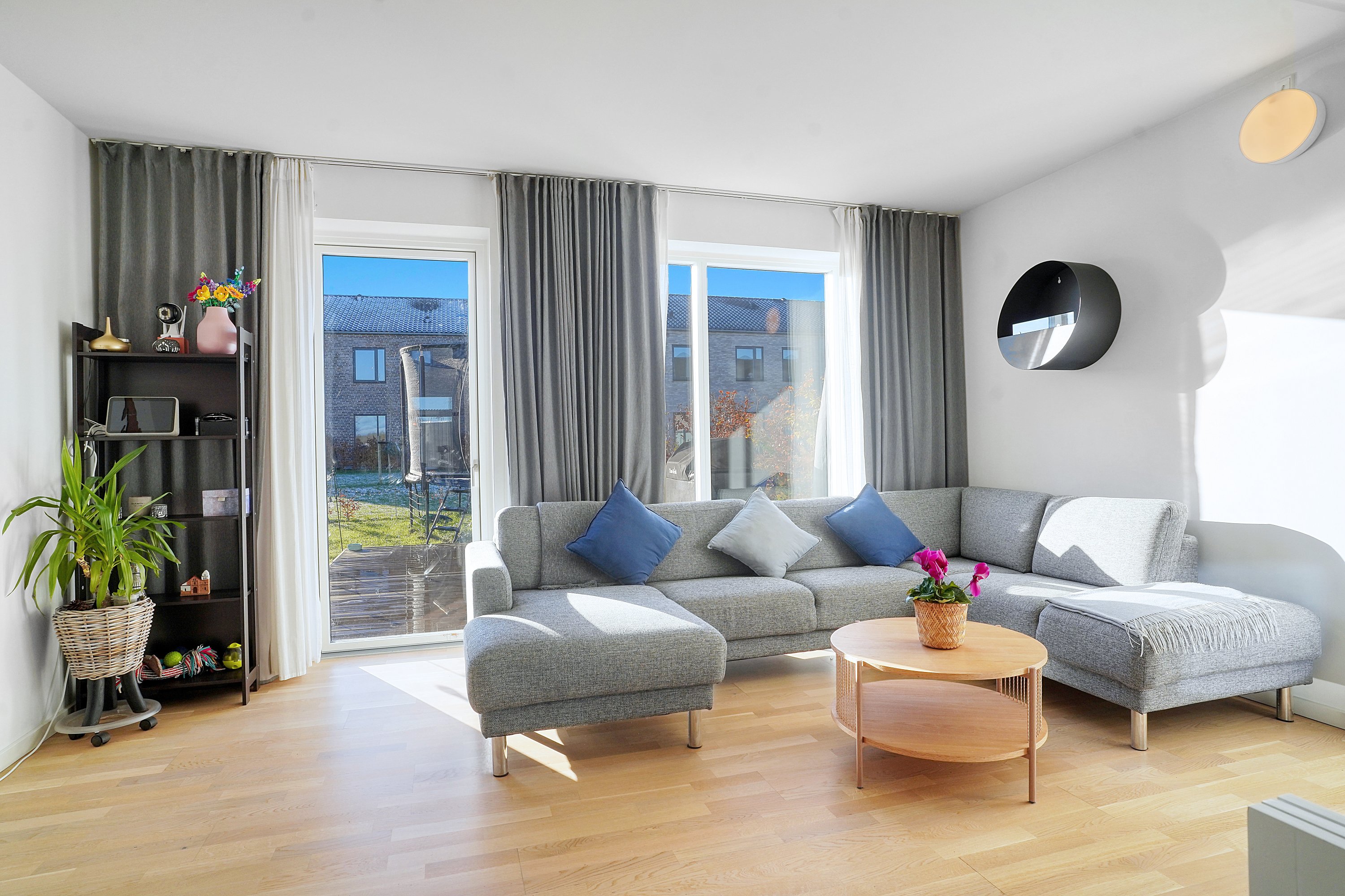 Miniaturebillede 1: stue. Billede af Cirkelbuen 91, 3400 Hillerød