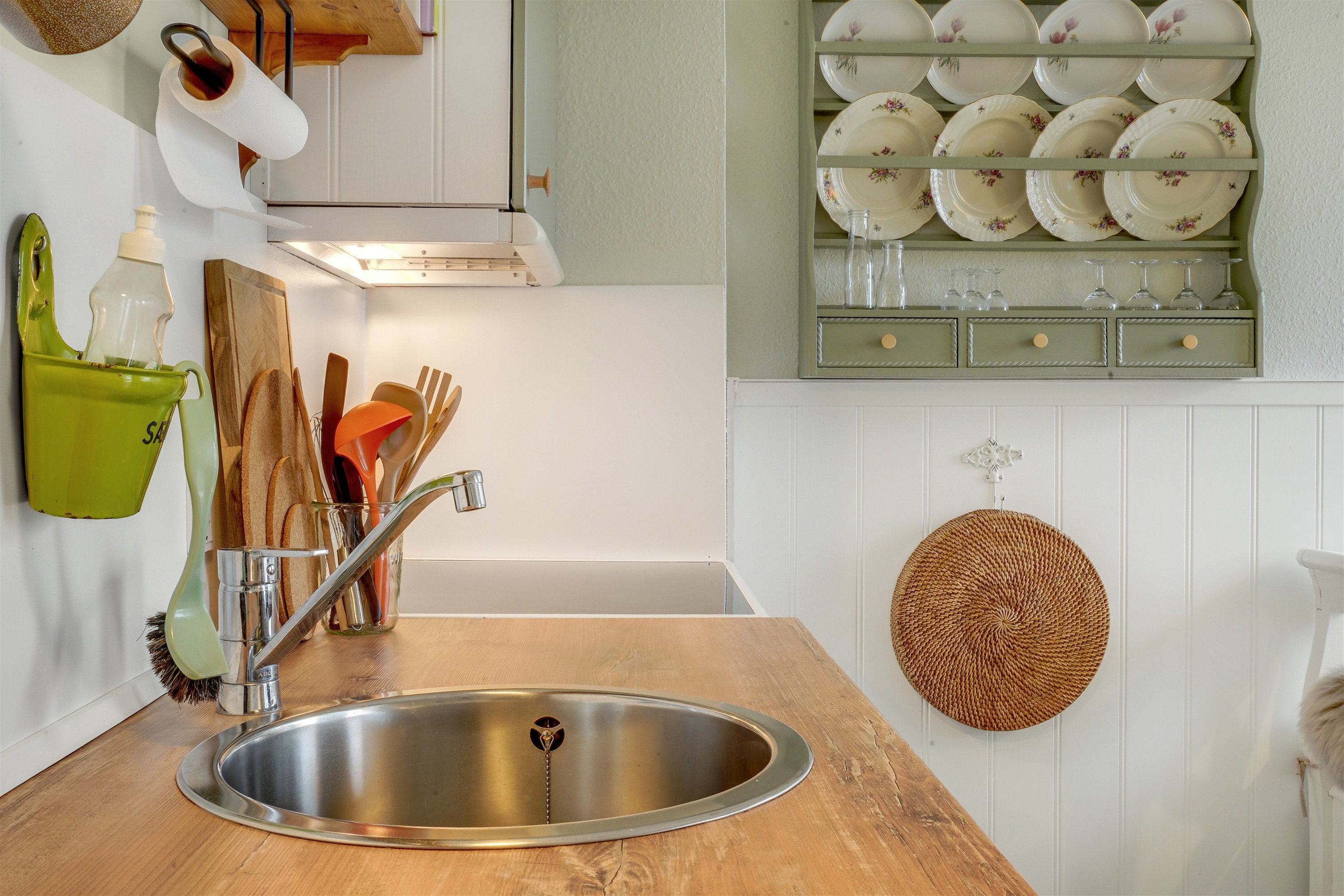 Fremhævet køkken billede i fuldskærmstilstand. Billede af Hjelmevej 15, 1. 15., Henne Strand, 6854 Henne