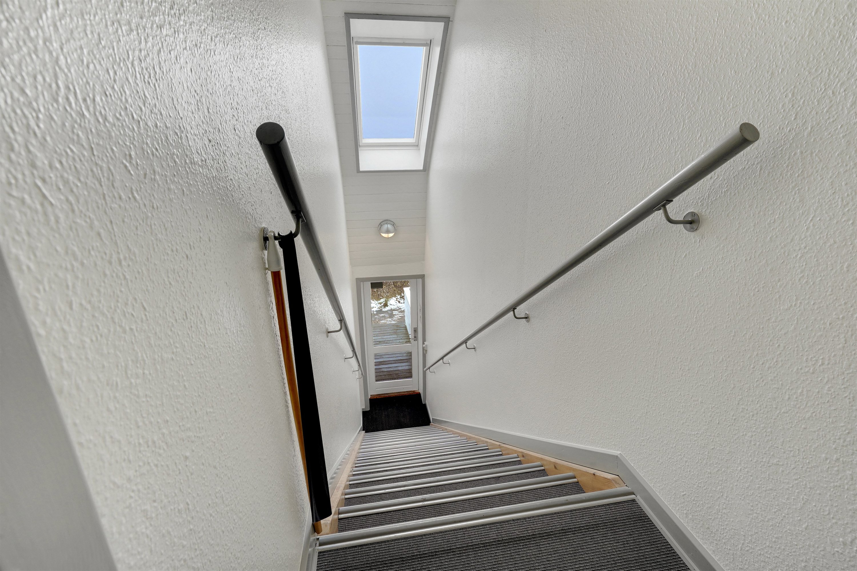 Fremhævet gang billede i fuldskærmstilstand. Billede af Hjelmevej 15, 1. 15., Henne Strand, 6854 Henne