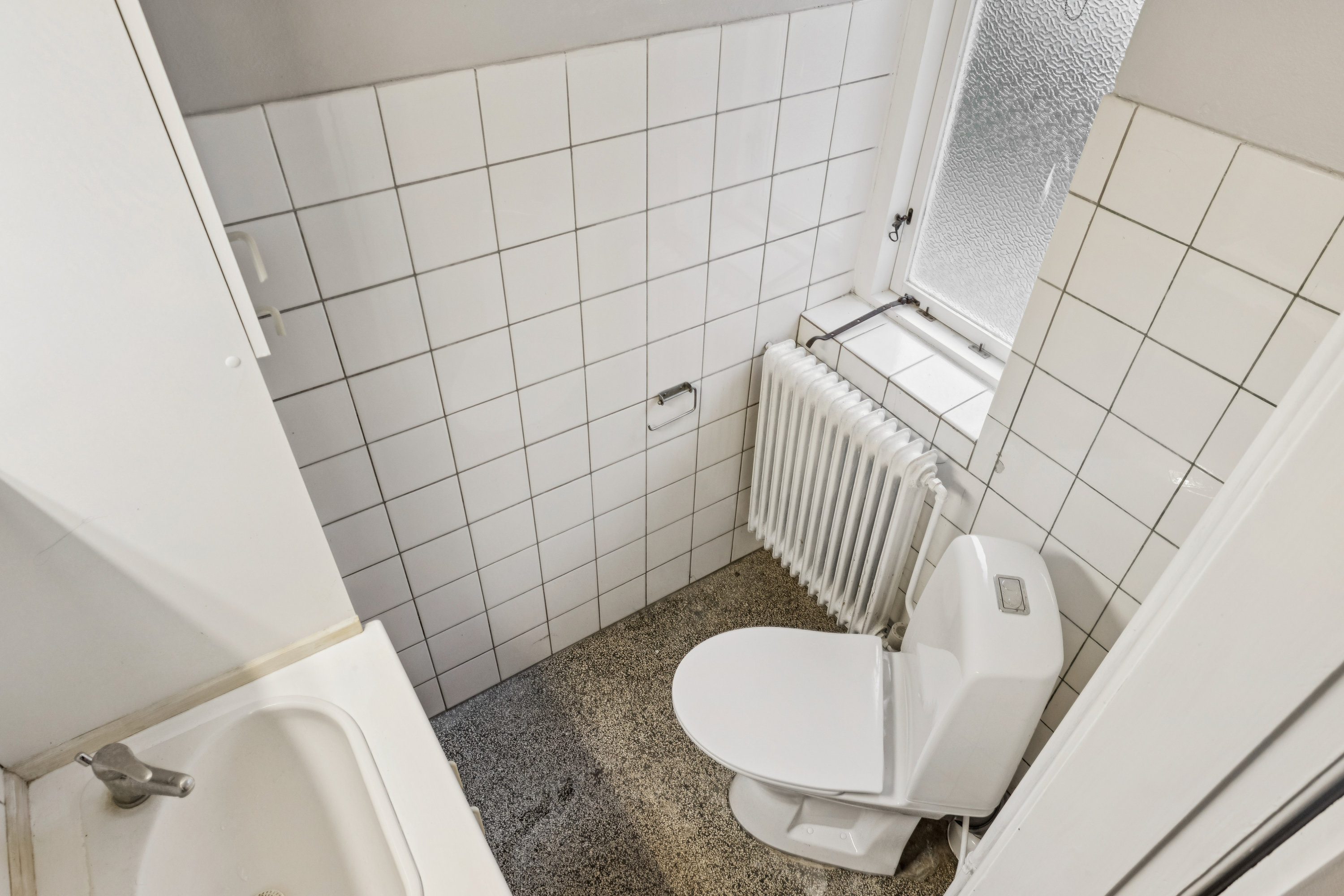 Fremhævet toilet billede i fuldskærmstilstand. Billede af Frøslevvej 24, 6330 Padborg