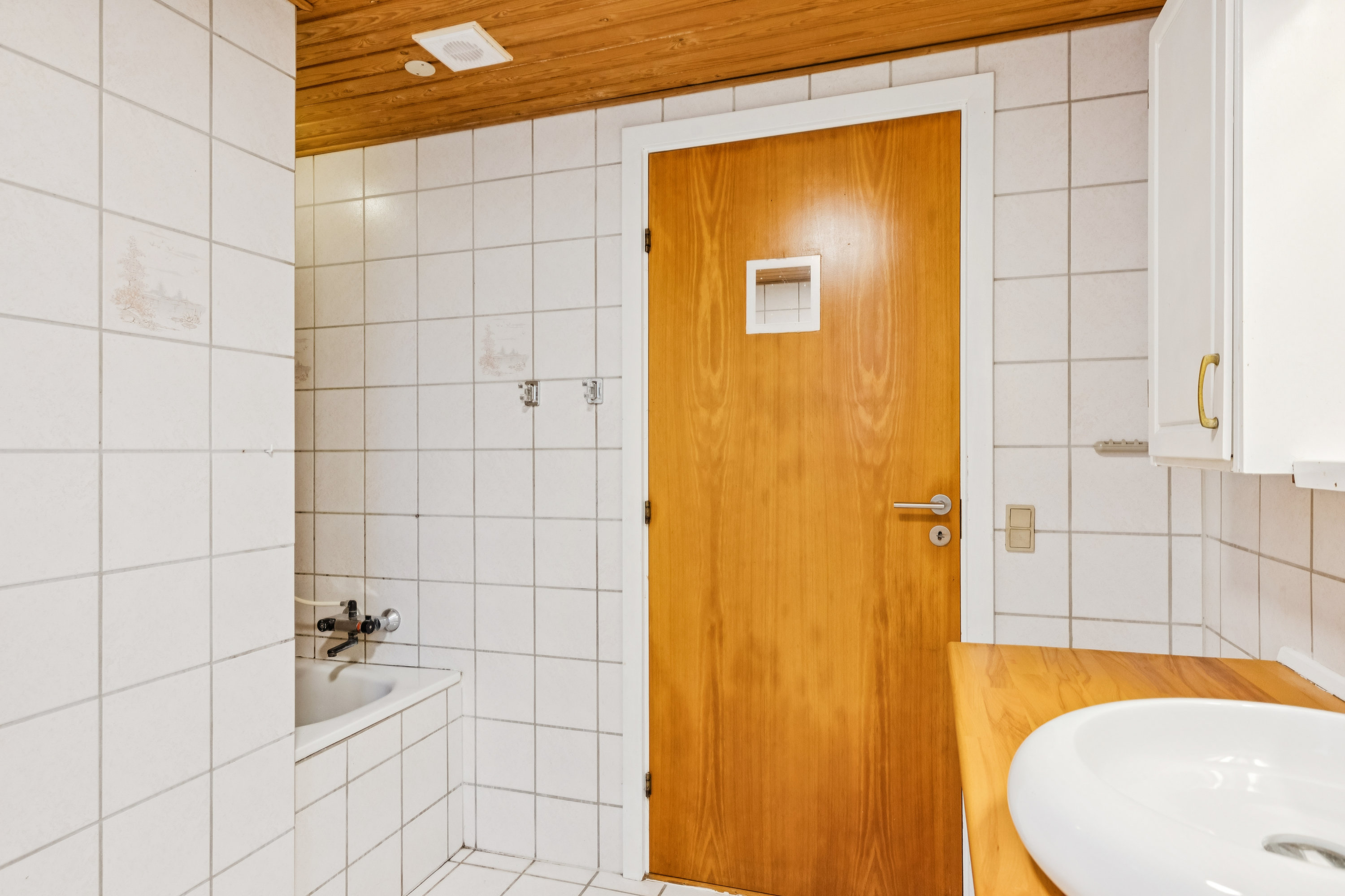 Fremhævet badeværelse billede i fuldskærmstilstand. Billede af Frøslevvej 24, 6330 Padborg