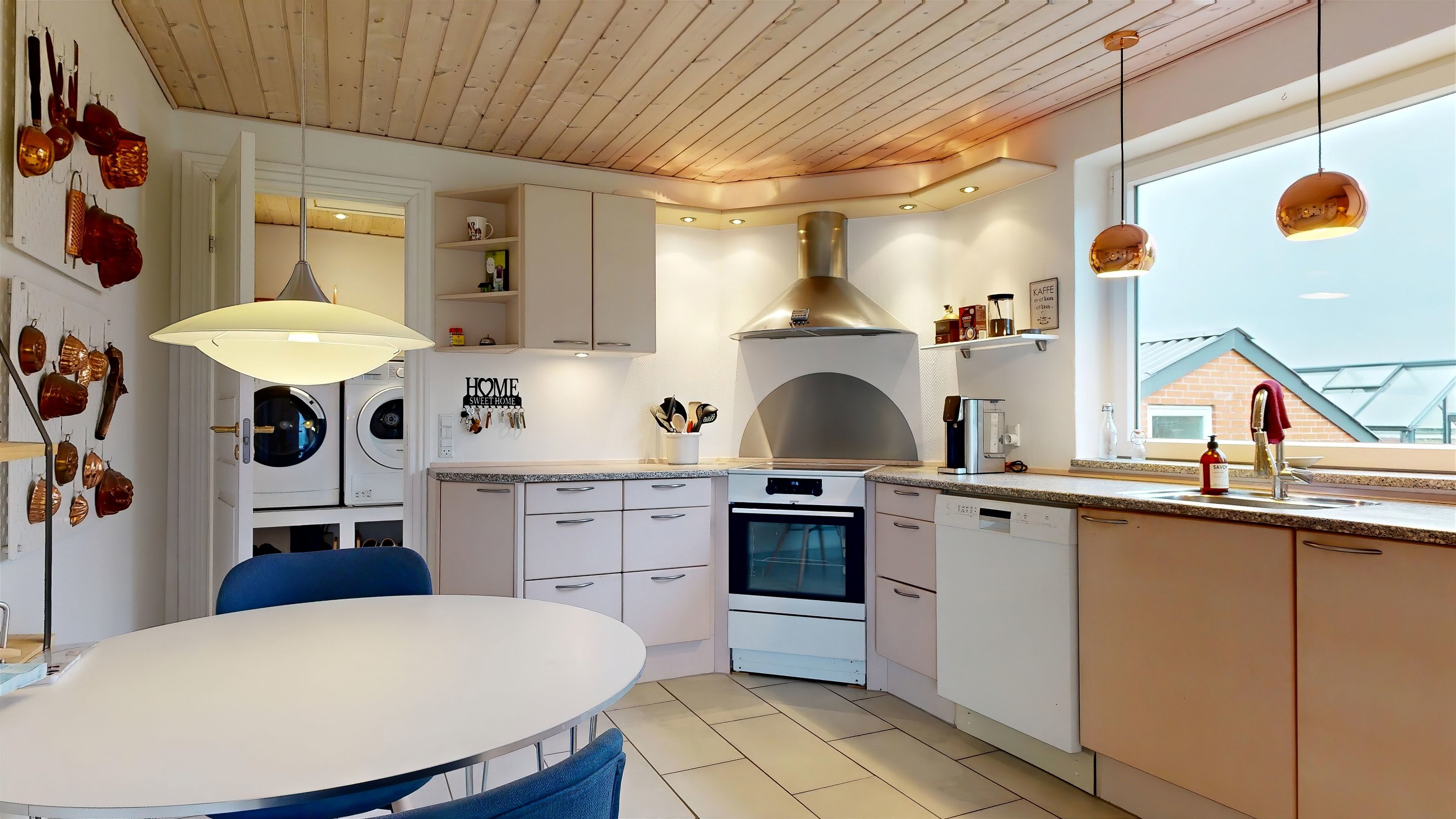 Fremhævet køkken alrum billede i fuldskærmstilstand. Billede af Kristiansvej 5, Vorning, 8830 Tjele