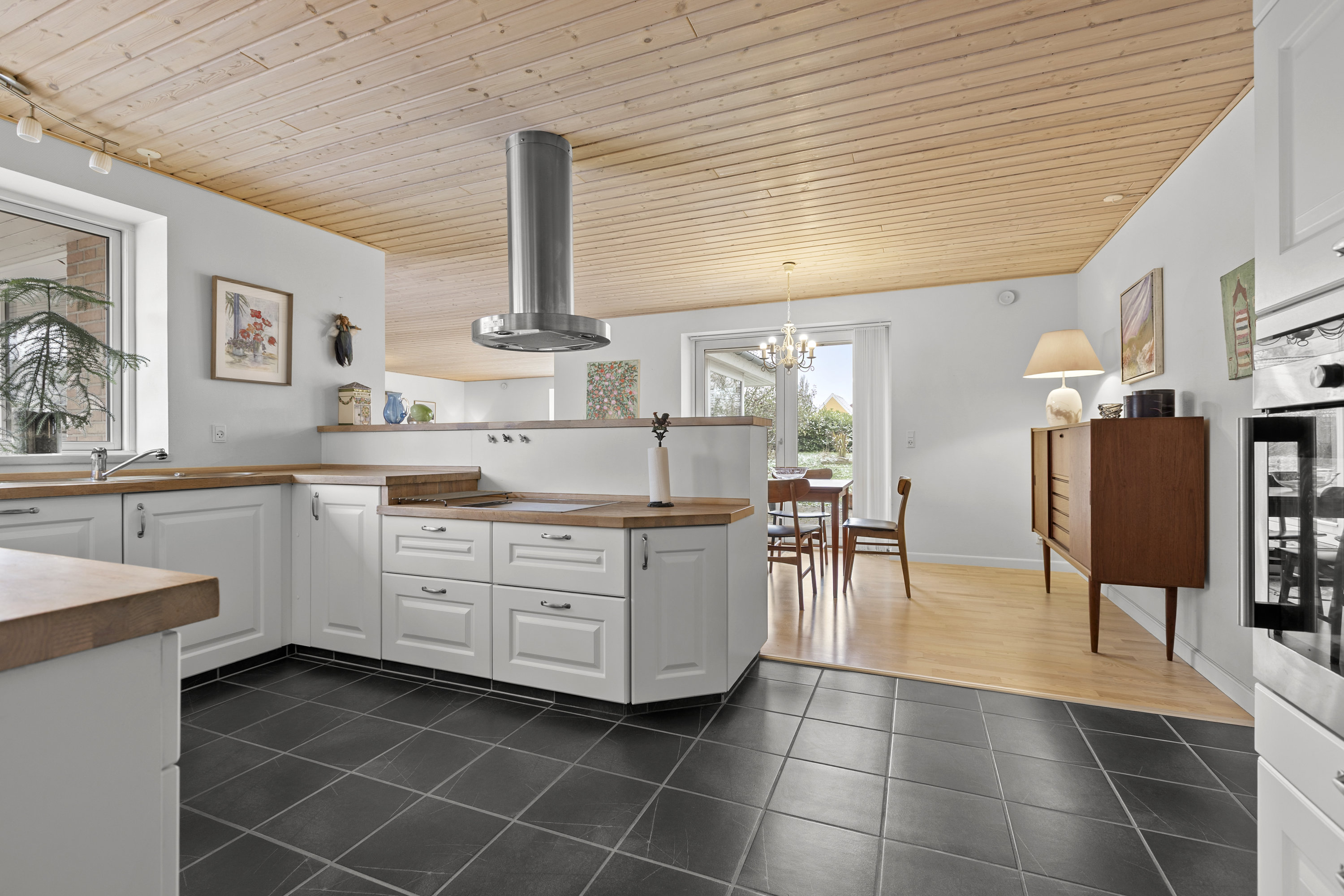 Fremhævet køkken billede i fuldskærmstilstand. Billede af Ellebjergvej 27, 4450 Jyderup