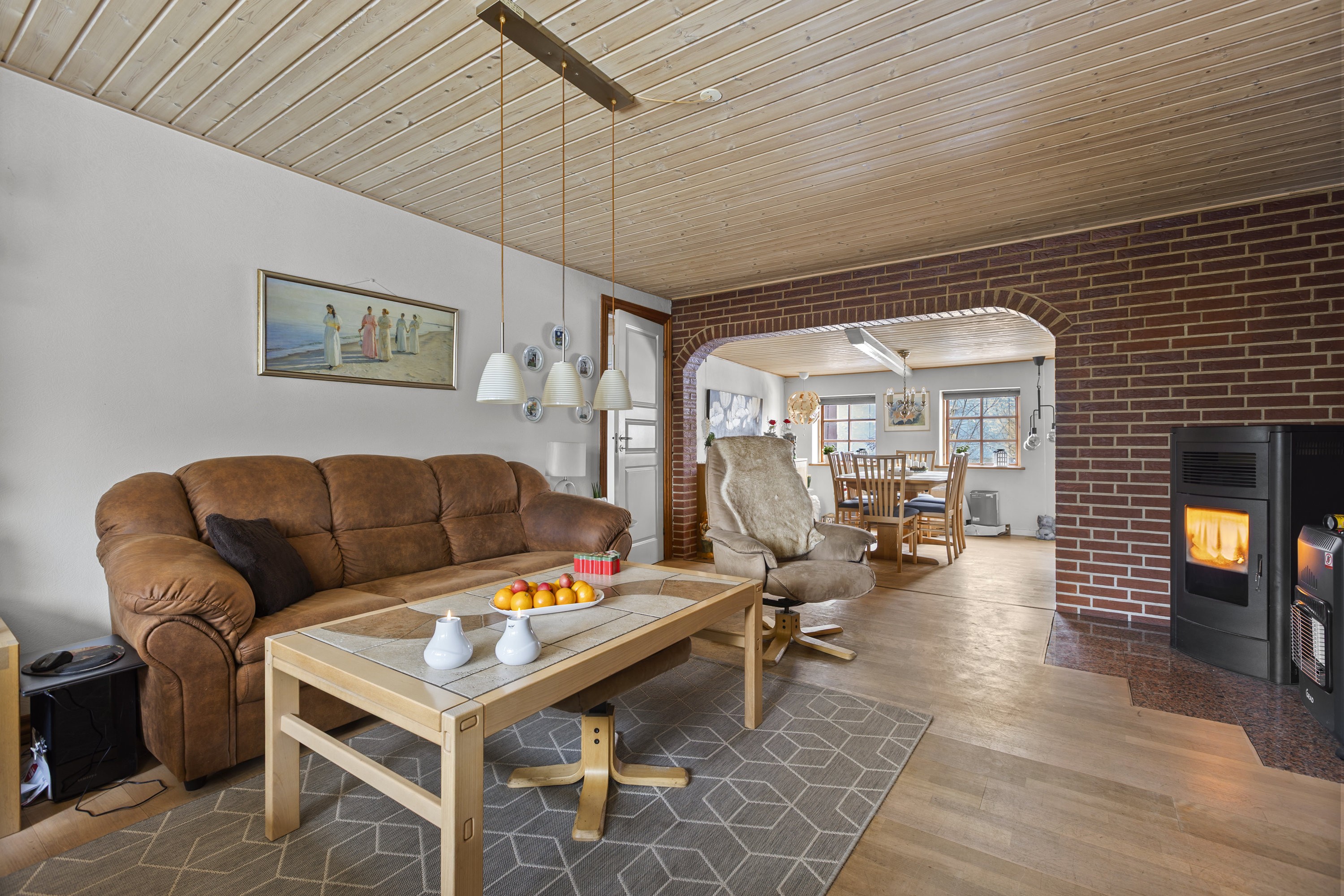 Fremhævet stue billede i fuldskærmstilstand. Billede af Asmindrup 24, 4400 Kalundborg