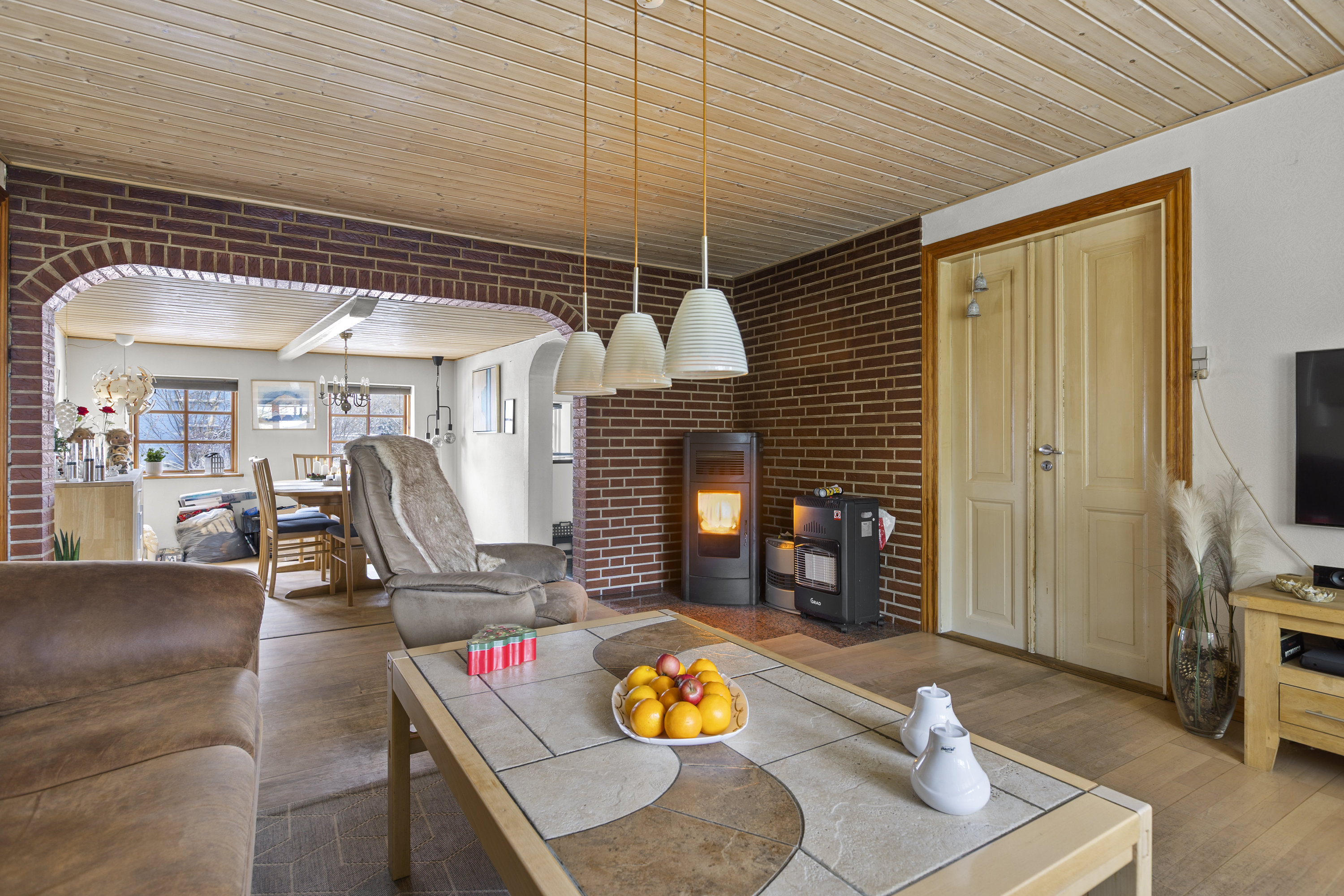 Fremhævet stue billede i fuldskærmstilstand. Billede af Asmindrup 24, 4400 Kalundborg