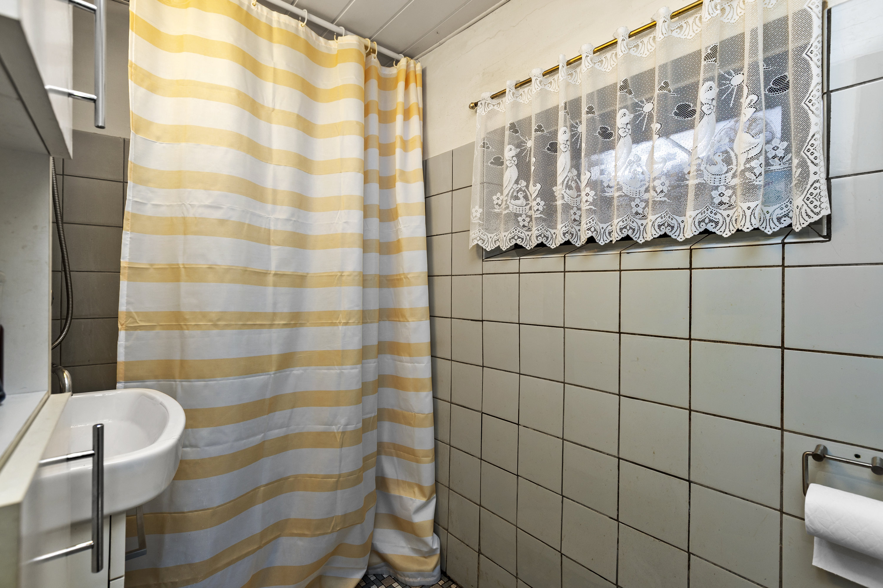 Fremhævet badeværelse billede i fuldskærmstilstand. Billede af Asmindrup 24, 4400 Kalundborg