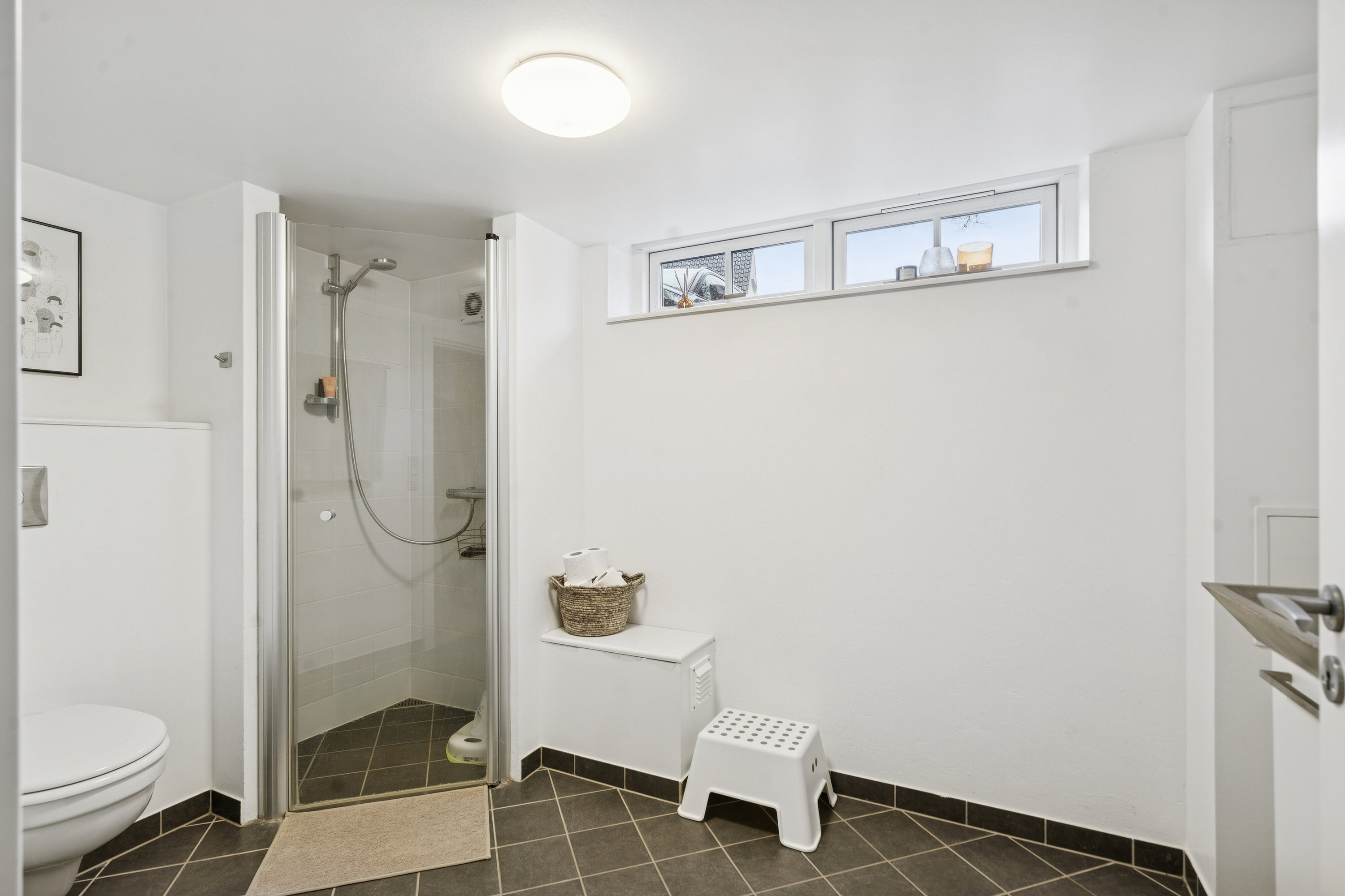 Fremhævet badeværelse billede i fuldskærmstilstand. Billede af Tesdorpfsvej 53, 5000 Odense C